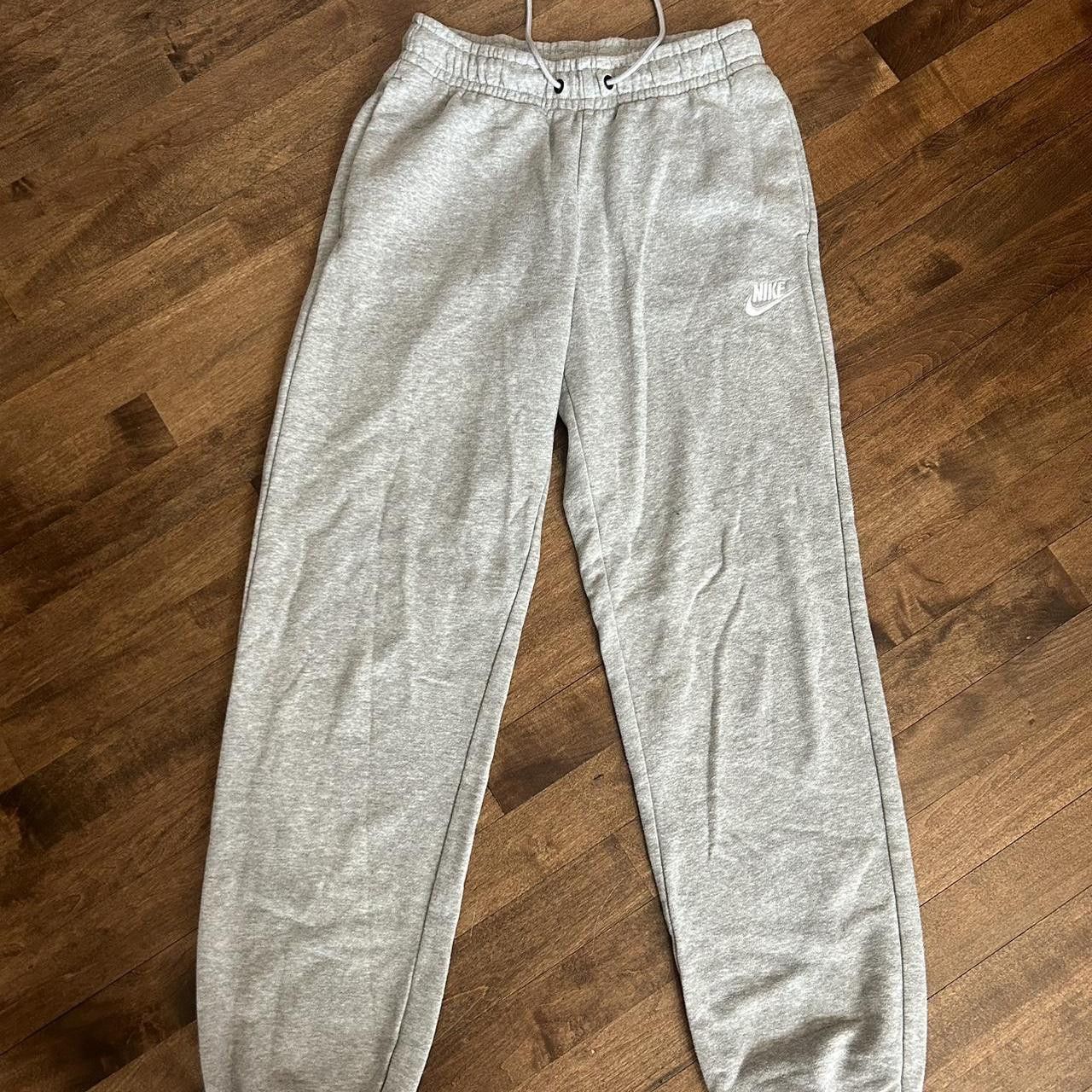 Nike Nike Gray Sweatpants XS Size US 26 / EU 42 - 1 Thumbnail