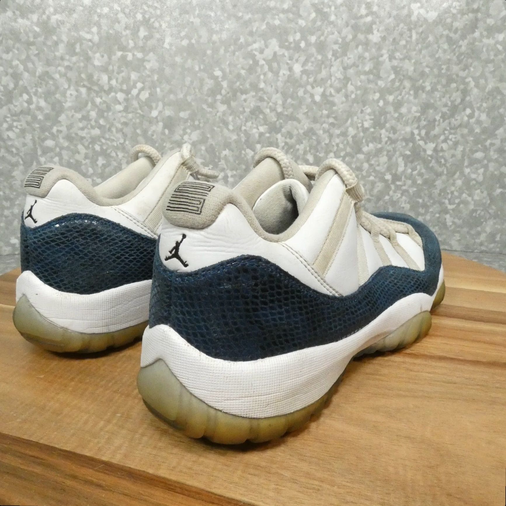 Jordan 11 Retro Low Snakeskin Sneaker Mens 12 White Blue  display picture 3