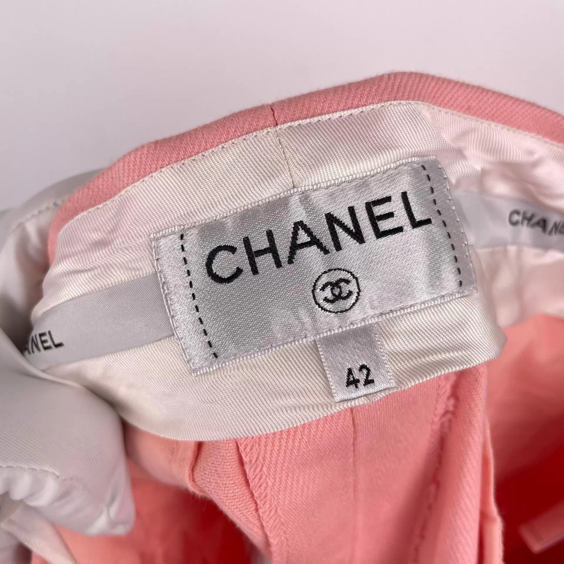Chanel Chanel Women's Pink Suit w/ Detachable Bag Size XS / US 0-2 / IT 36-38 - 6 Thumbnail