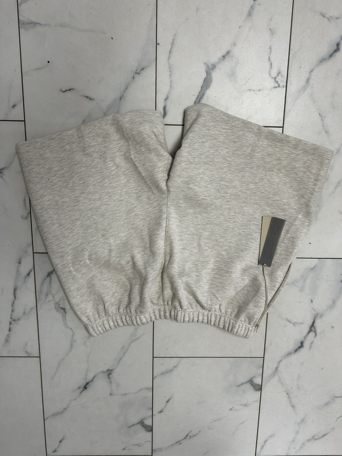 Essentials × NBA Essentials X NBA Shorts ‘Grey’ Size US 38 / EU 54 - 2 Thumbnail