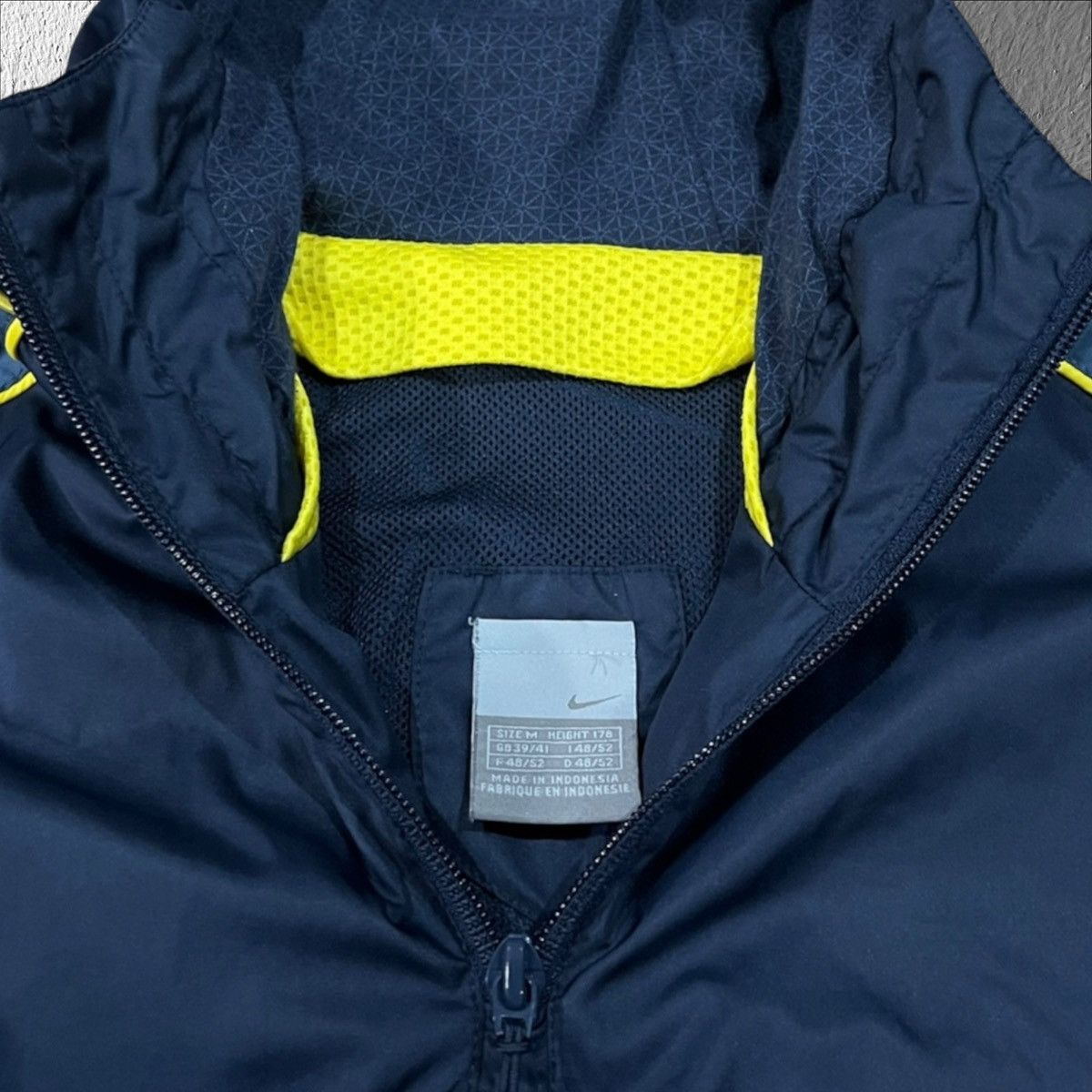 Nike × Vintage Vintage Y2K Nike Athletic 72’ Retro Nylon Windbreaker Size US M / EU 48-50 / 2 - 4 Thumbnail