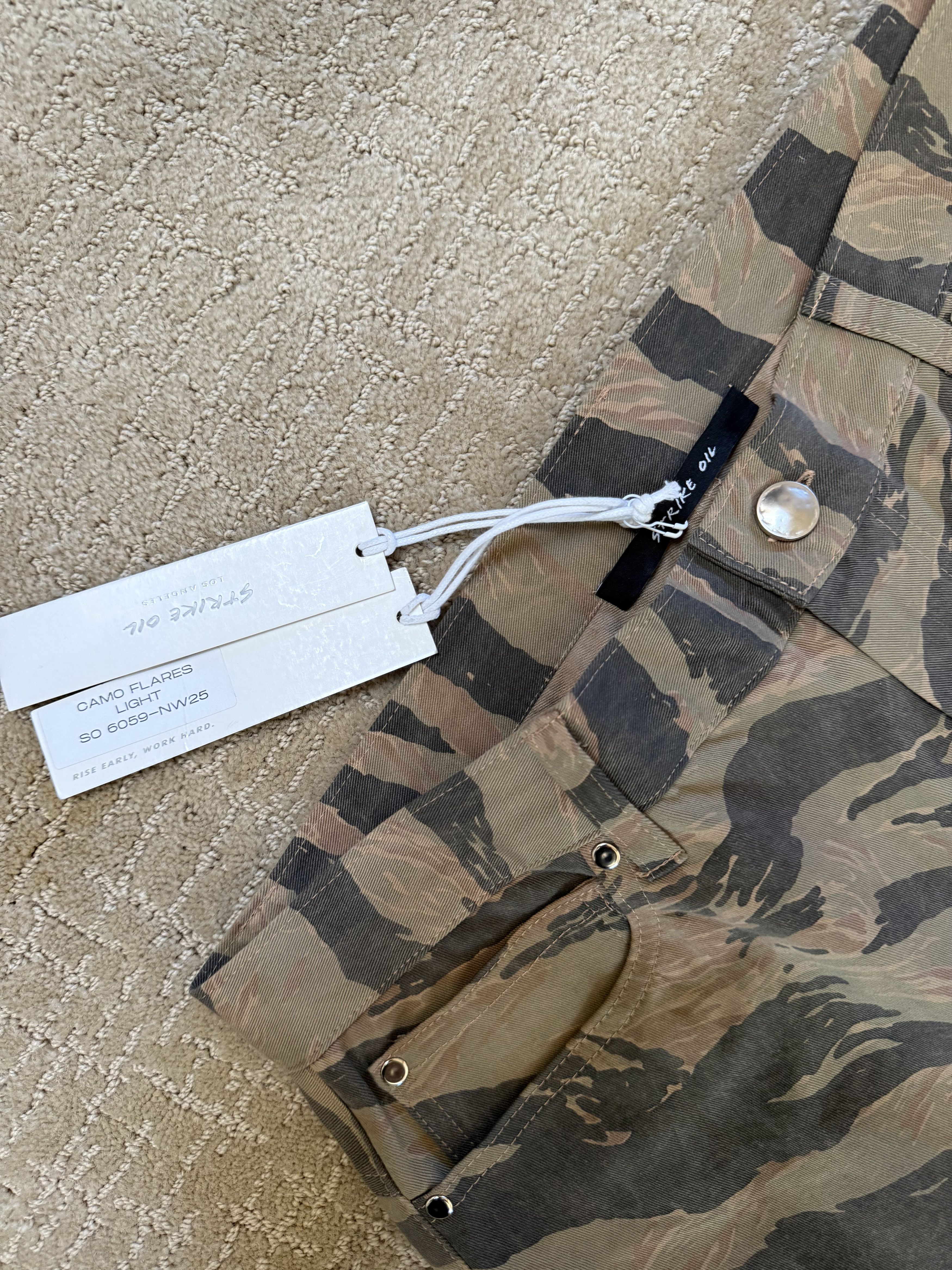Other Strike Oil by Nats Getty Light Camo Flared Denim Pants Size US 32 / EU 48 - 3 Thumbnail
