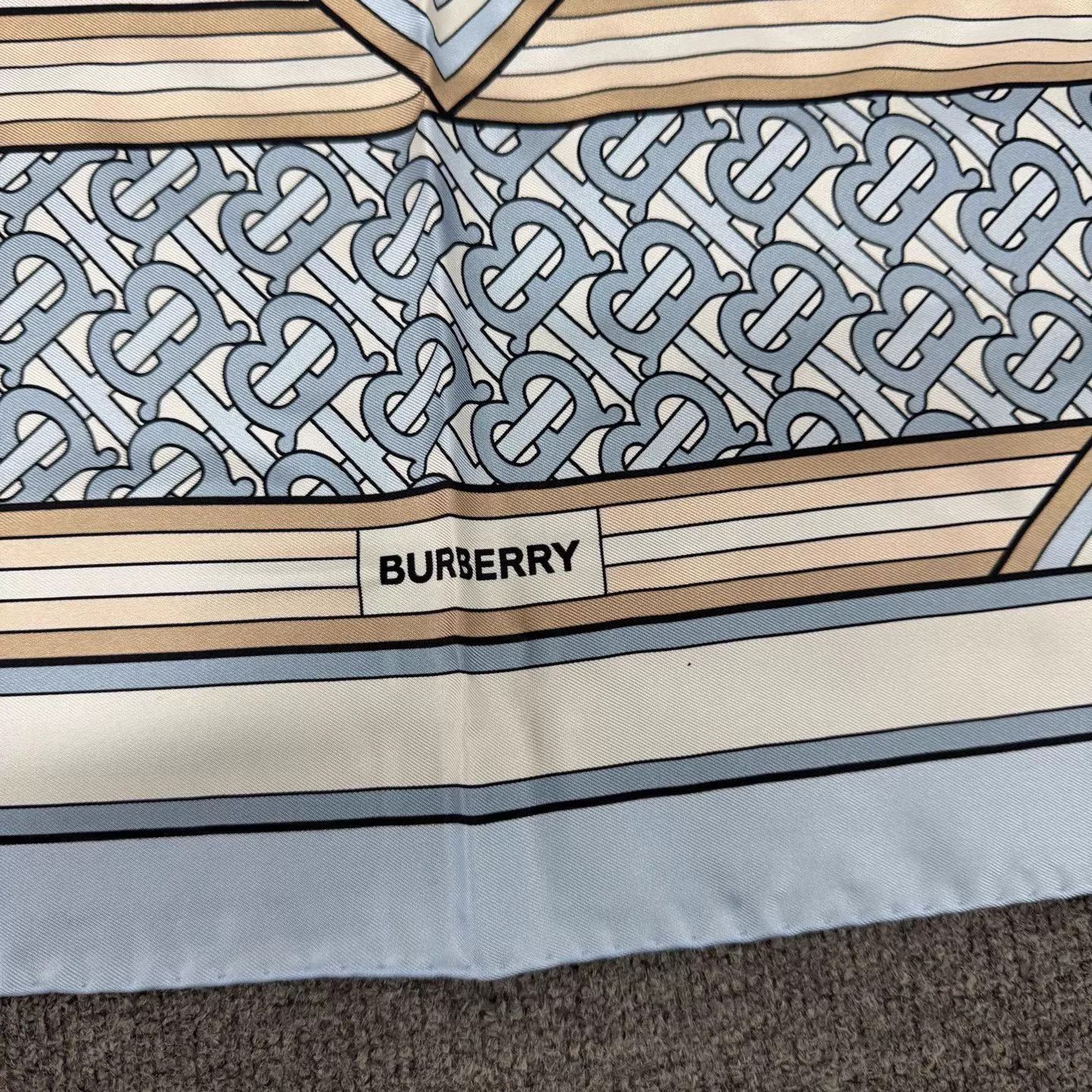 Burberry Burberry TB monogram geometric 90x90 silk scarf new unused Size ONE SIZE - 3 Thumbnail