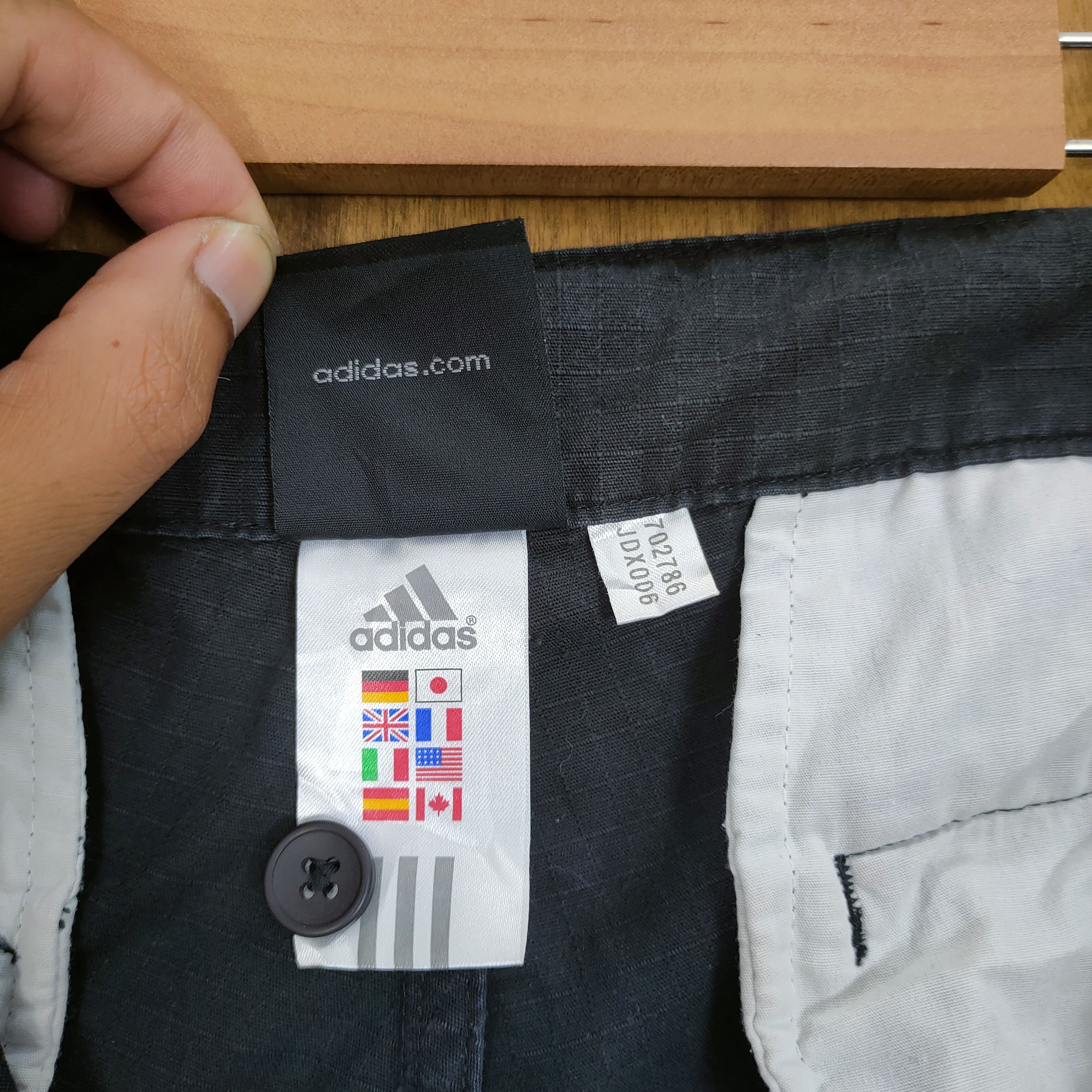 Adidas ADIDAS BLACK CARGO PANTS Size US 34 / EU 50 - 12 Thumbnail