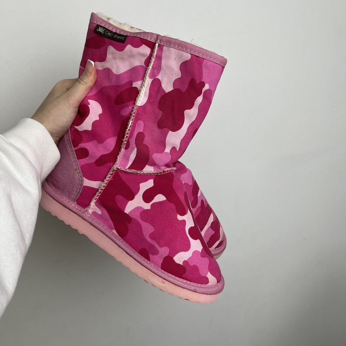 Ugg Ugg Chik Empire Pink Camo boots Size US 7 / IT 37 - 3 Thumbnail
