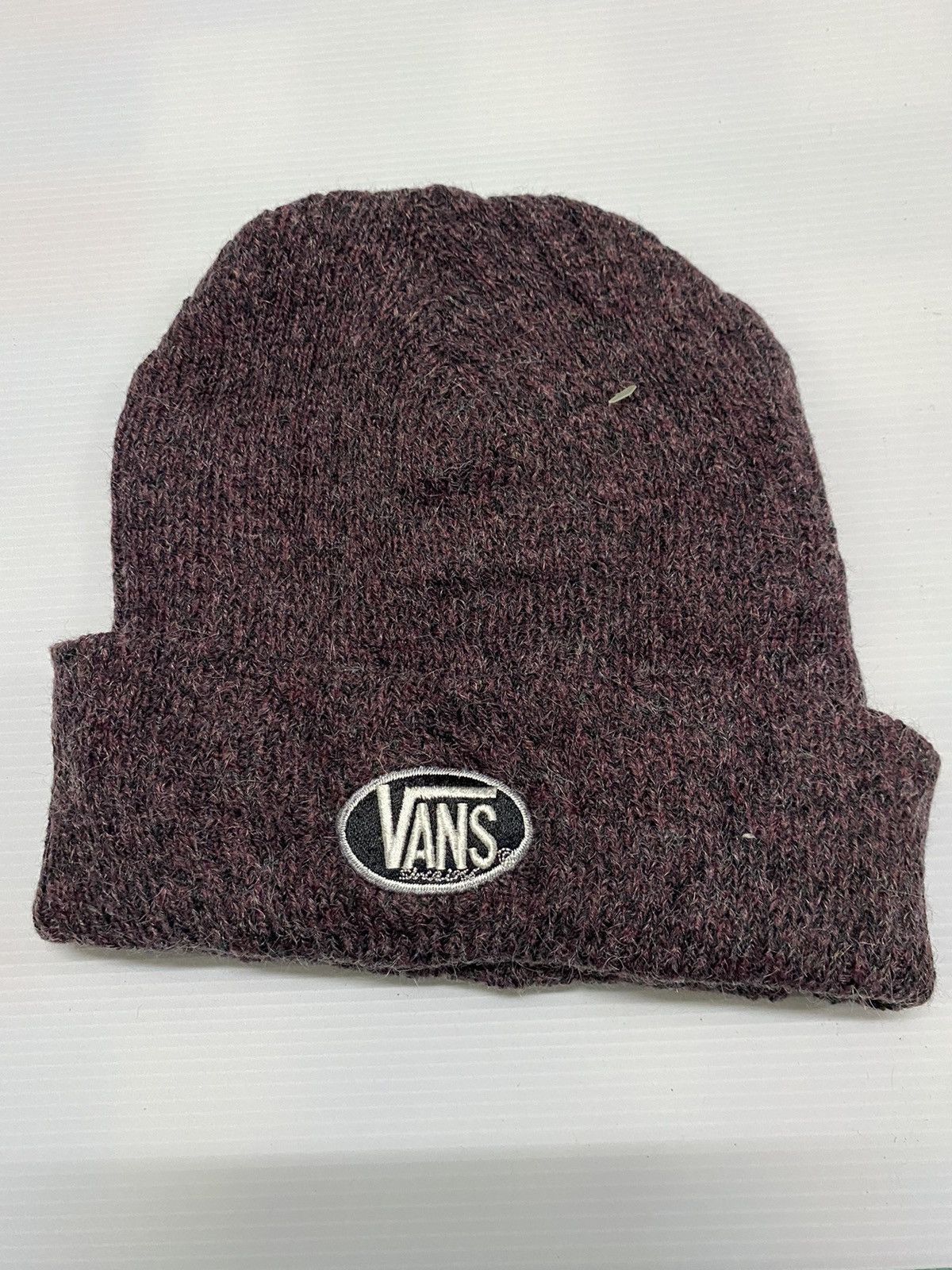 Vans Vans Small Logo Embroidery Beanie Hat Size ONE SIZE - 1 Thumbnail