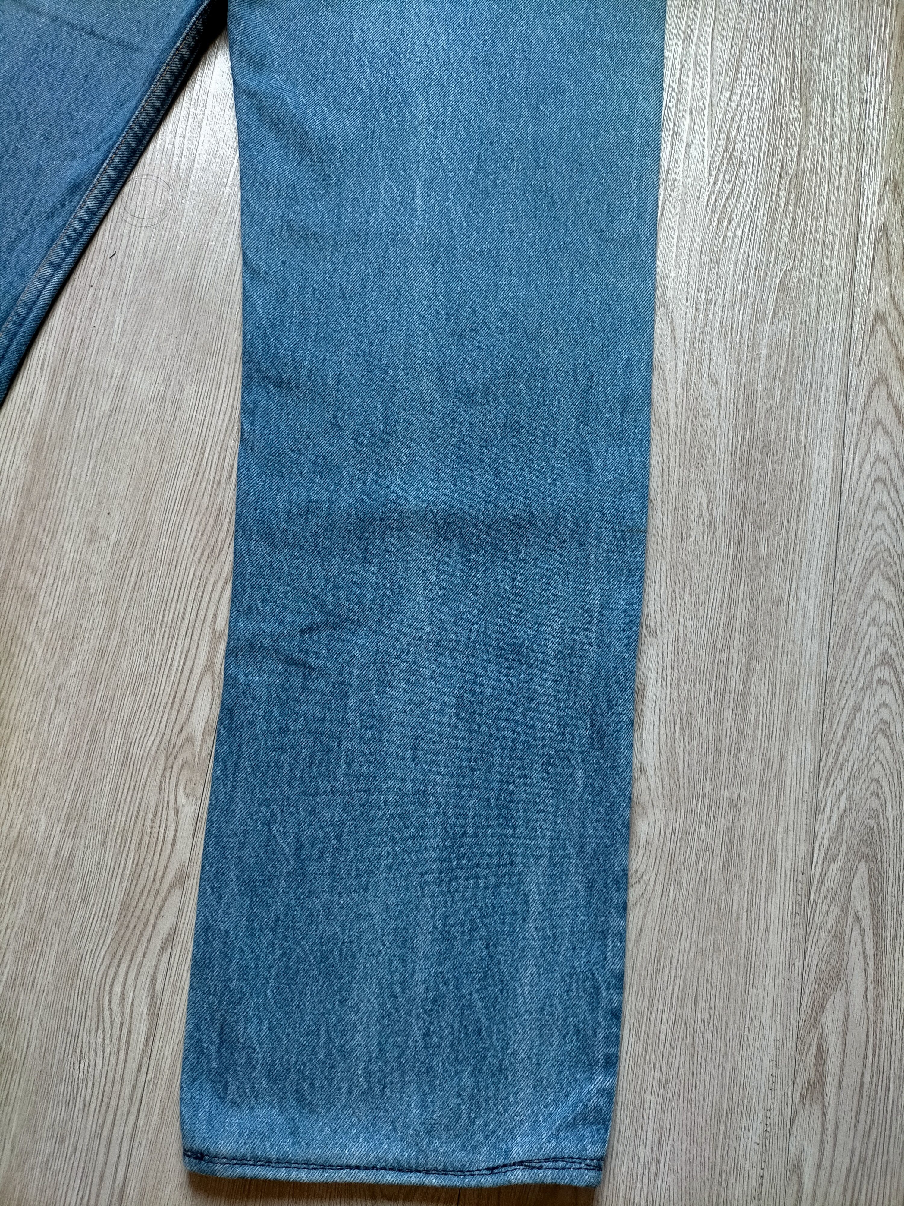 Levi's Vintage Clothing Vintage Levis 501 button Fly Blue Jeans Size US 31 - 14 Thumbnail