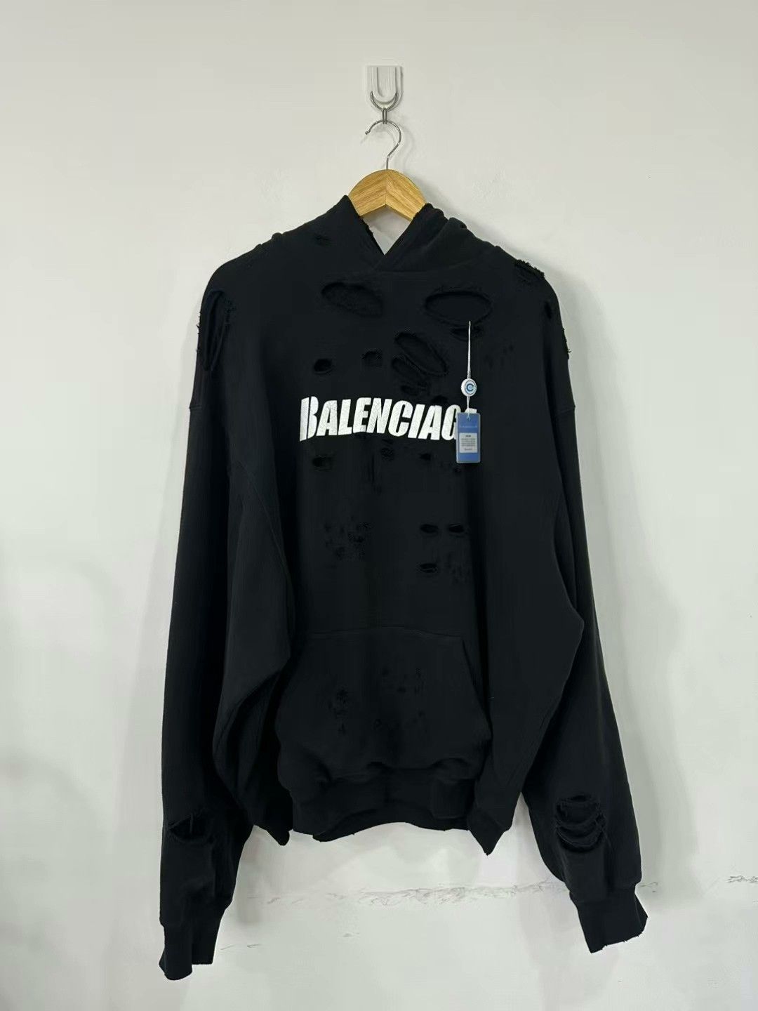 Balenciaga balenciaga oversized distressed hoodie size xs Size US XS / EU 42 / 0 - 1 Thumbnail