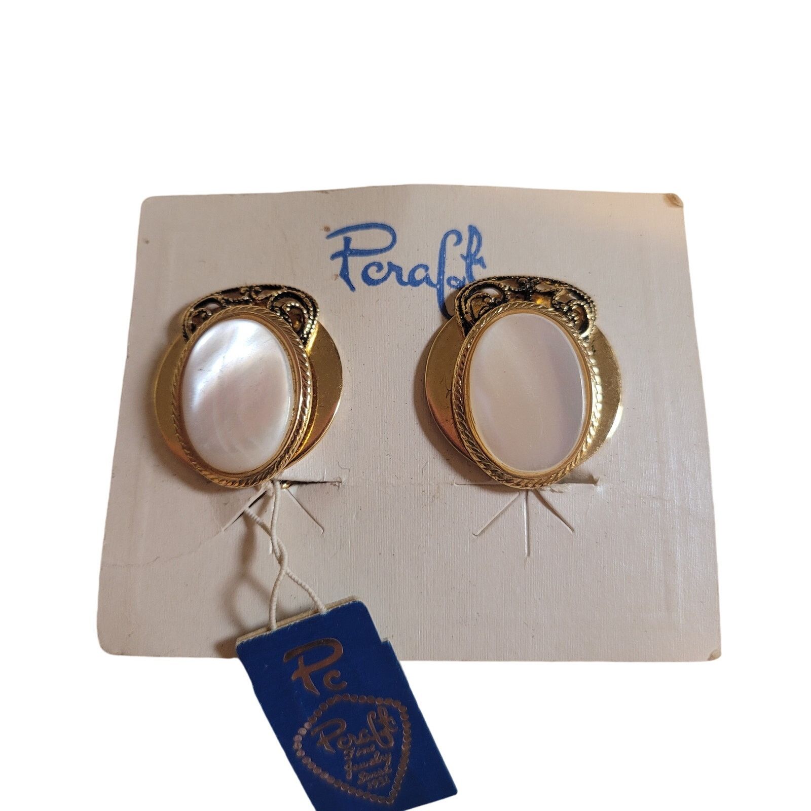 Vintage P. Craft Vintage Gold Mother of Pearl Clasp Earrings Size ONE SIZE - 1 Thumbnail