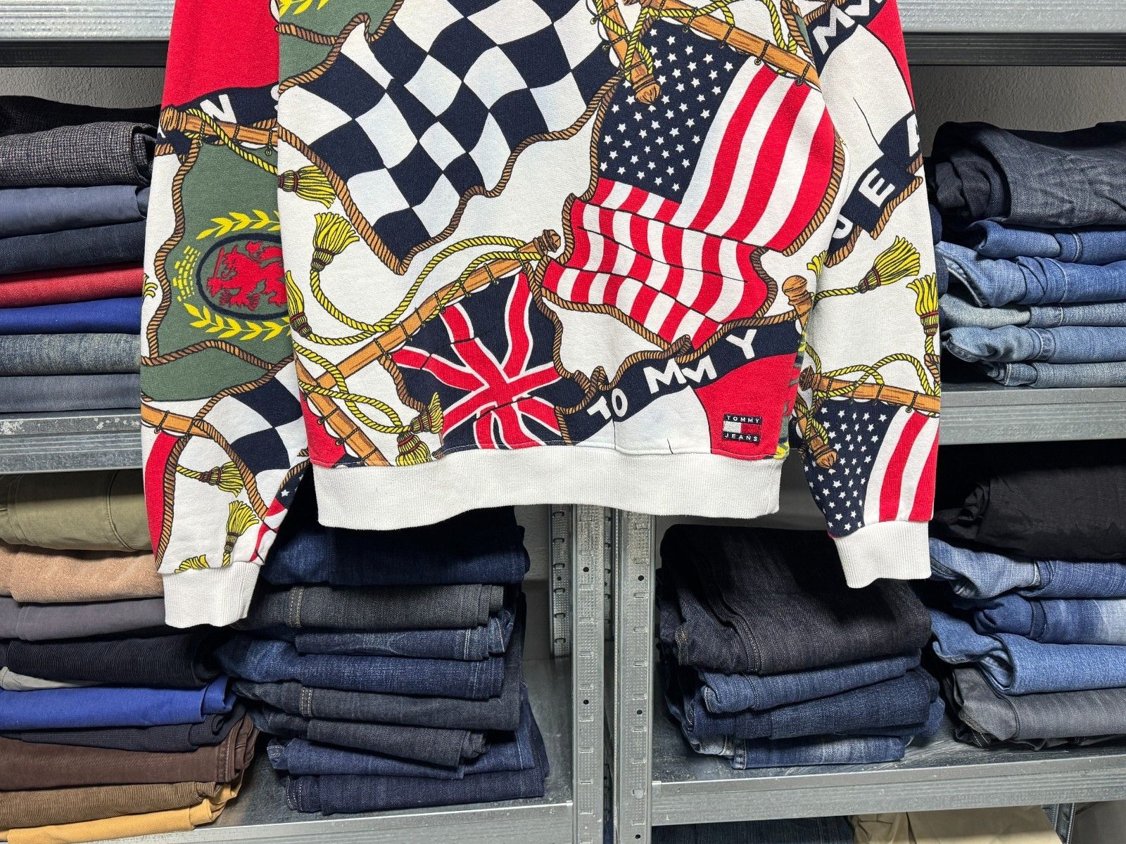 Tommy Jeans Tommy Jeans Old Stock 90s Flag Crewneck Sweatshirt Size US M / EU 48-50 / 2 - 5 Thumbnail