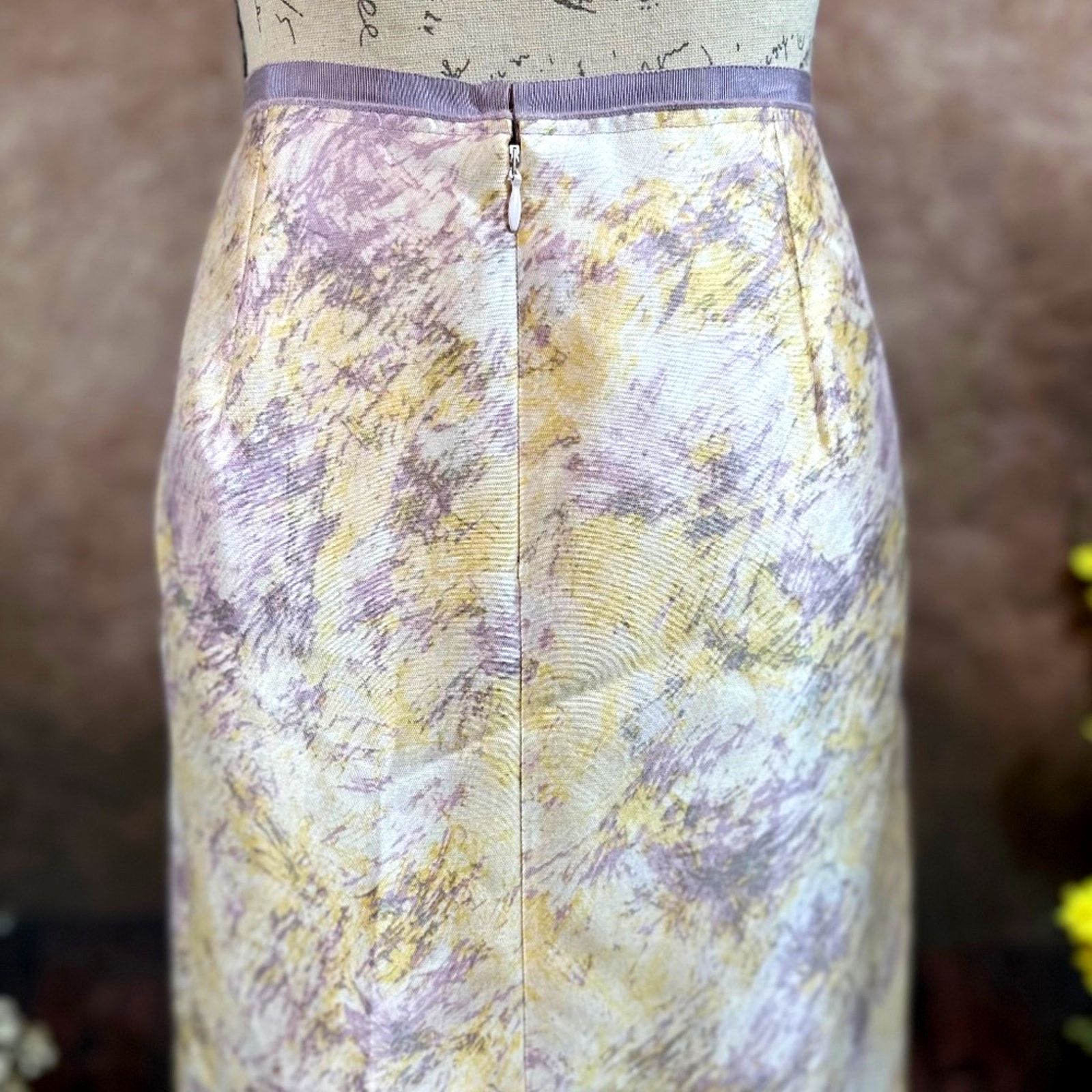 Other BCBGMaxazria Watercolor‎ Wool/Silk Skirt Lavender/Cream10 Size 32" / US 10 / IT 46 - 12 Thumbnail