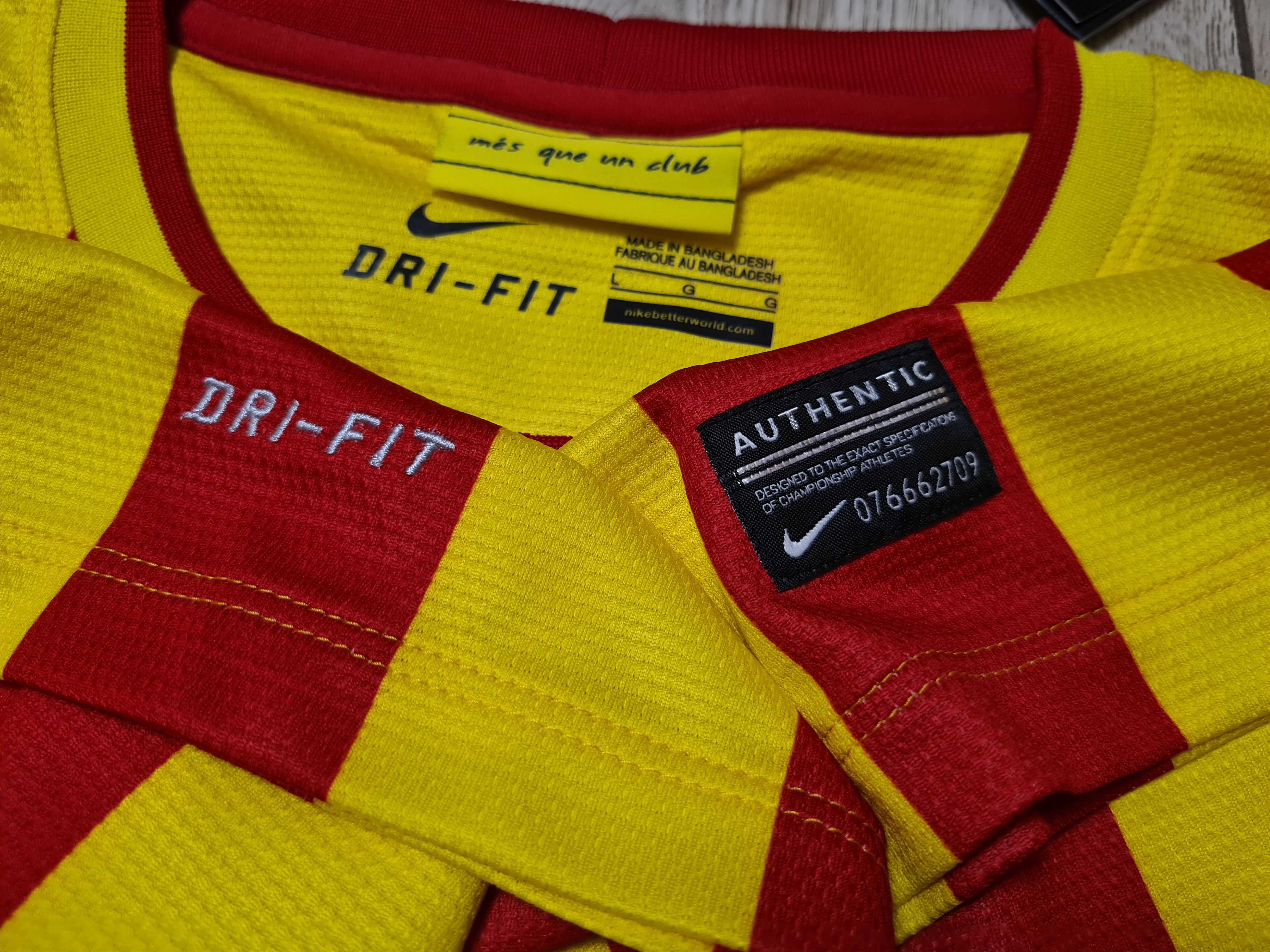 Nike BARCELONA 2013 2014 MESSI NEW AWAY FOOTBALL SOCCER JERSEY Size US L / EU 52-54 / 3 - 13 Thumbnail