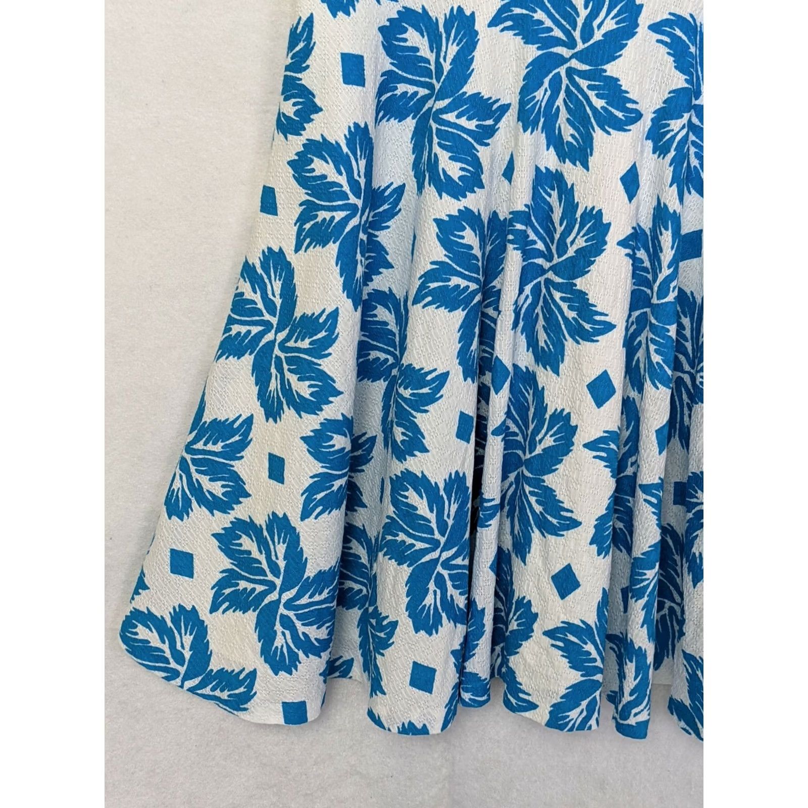 Diane von Furstenberg Diane von Furstenberg Jeannie Women's Fit & Flare Leaf Dress size 4 Size 27" / US 4 / IT 40 - 6 Thumbnail