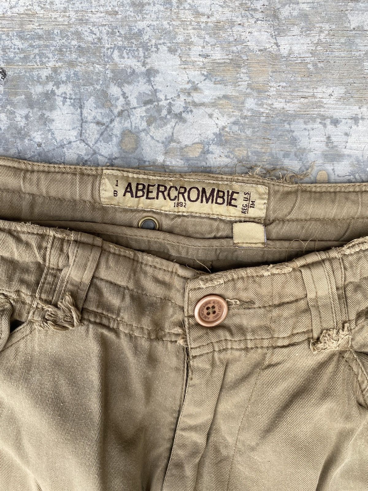 Abercrombie & Fitch Distressed Abercrombie baggy M65 cargo pants Size US 34 / EU 50 - 16 Thumbnail