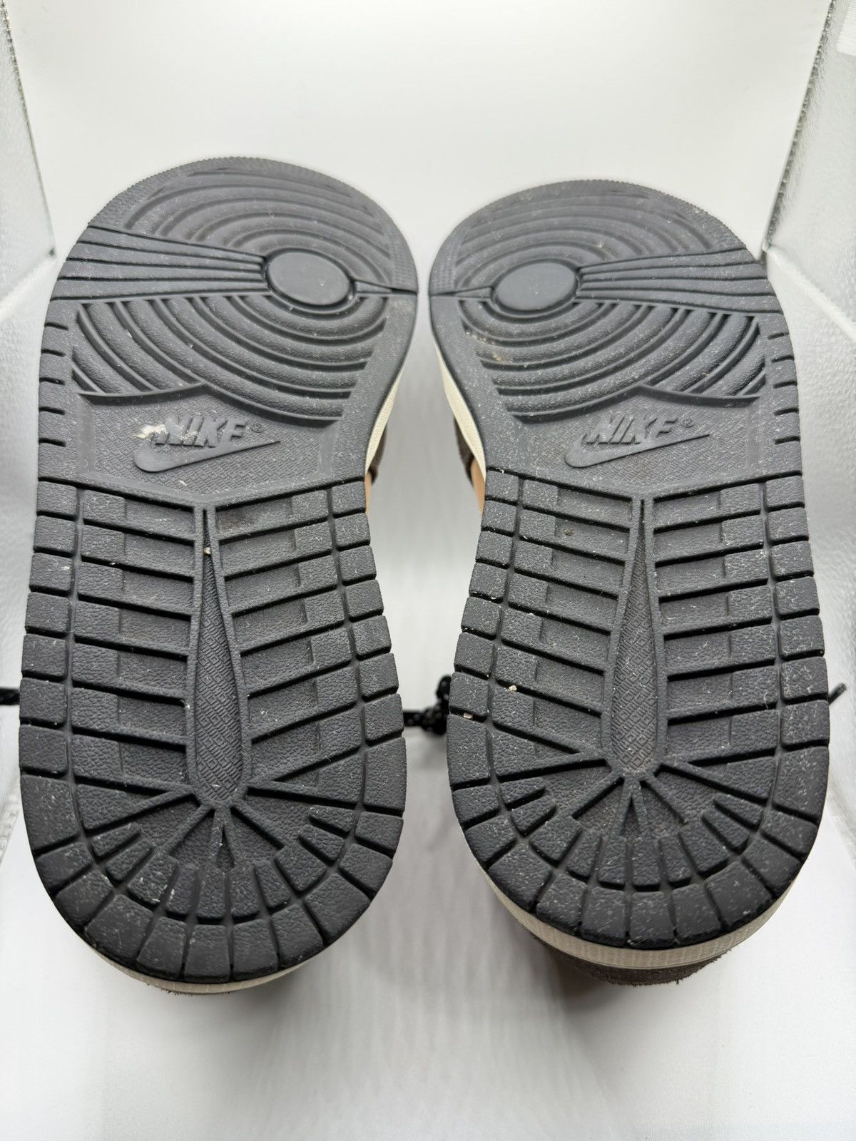 Nike Air Jordan 1 Mid SE 'Dark Chocolate' 2021 Size US 9 / EU 42 - 13 Thumbnail