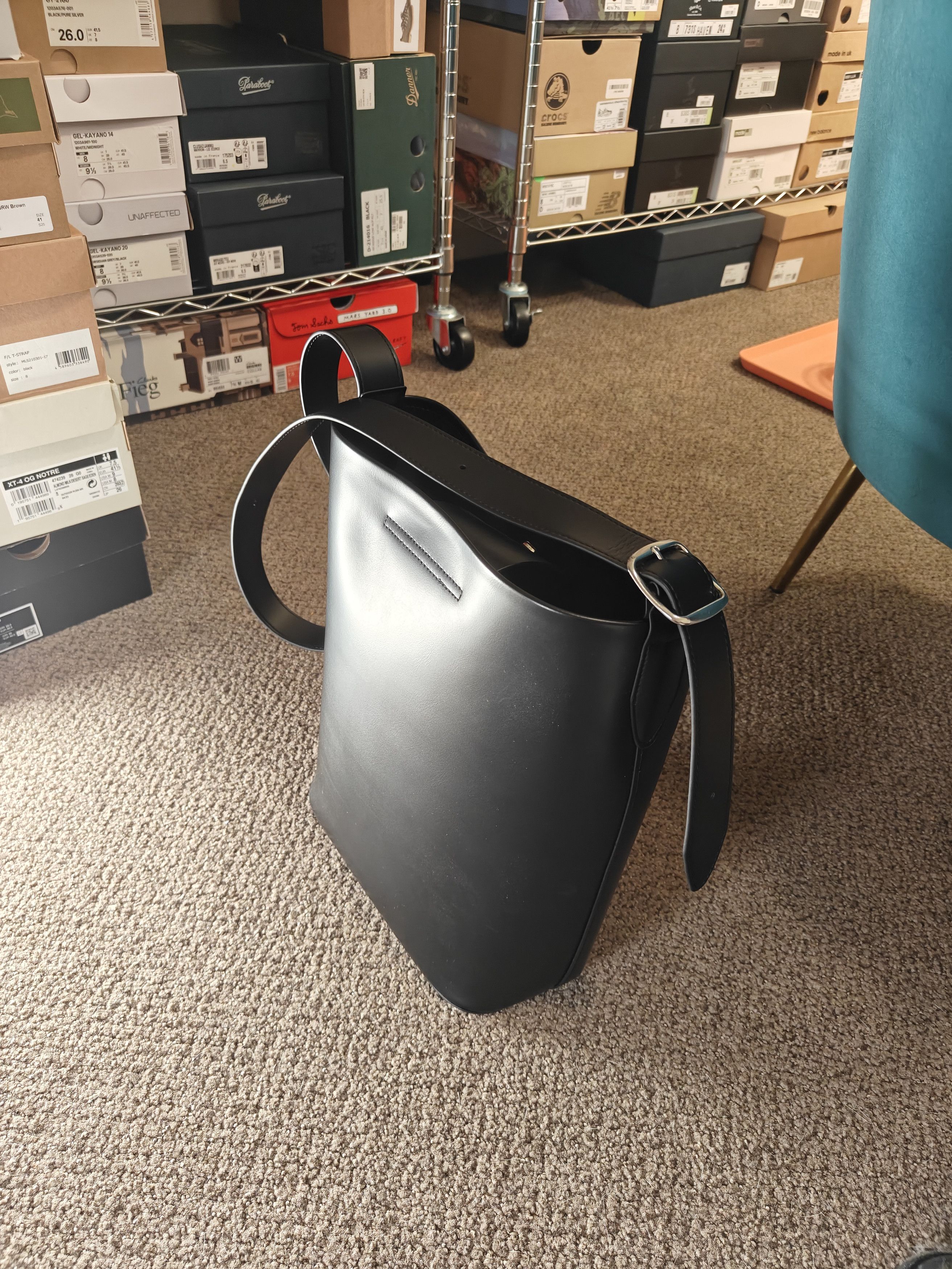 Uniqlo uniqlo vegan leather bucket bag with adjustable strap Size ONE SIZE - 1 Thumbnail