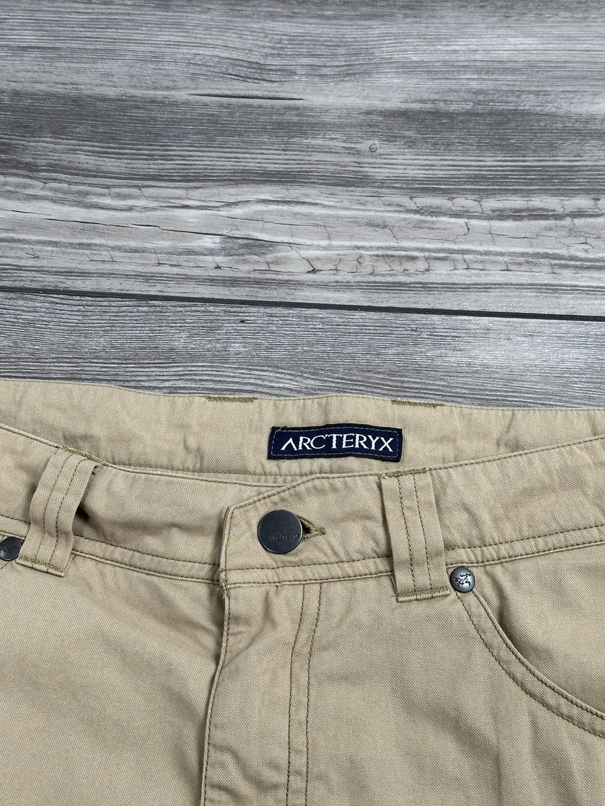 Arc'teryx Vintage Arc’teryx Shorts Size US 36 / EU 52 - 4 Thumbnail