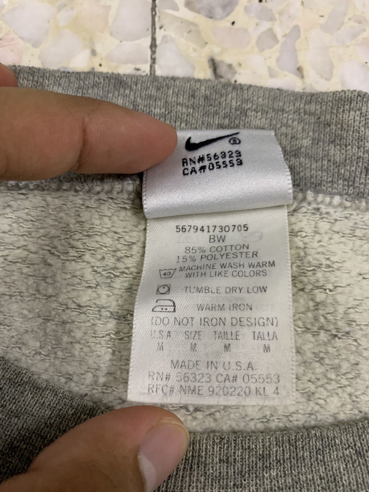 Vintage VINTAGE NIKE MICHIGAN FOOTBALL SWEATSHIRT Size US M / EU 48-50 / 2 - 6 Thumbnail