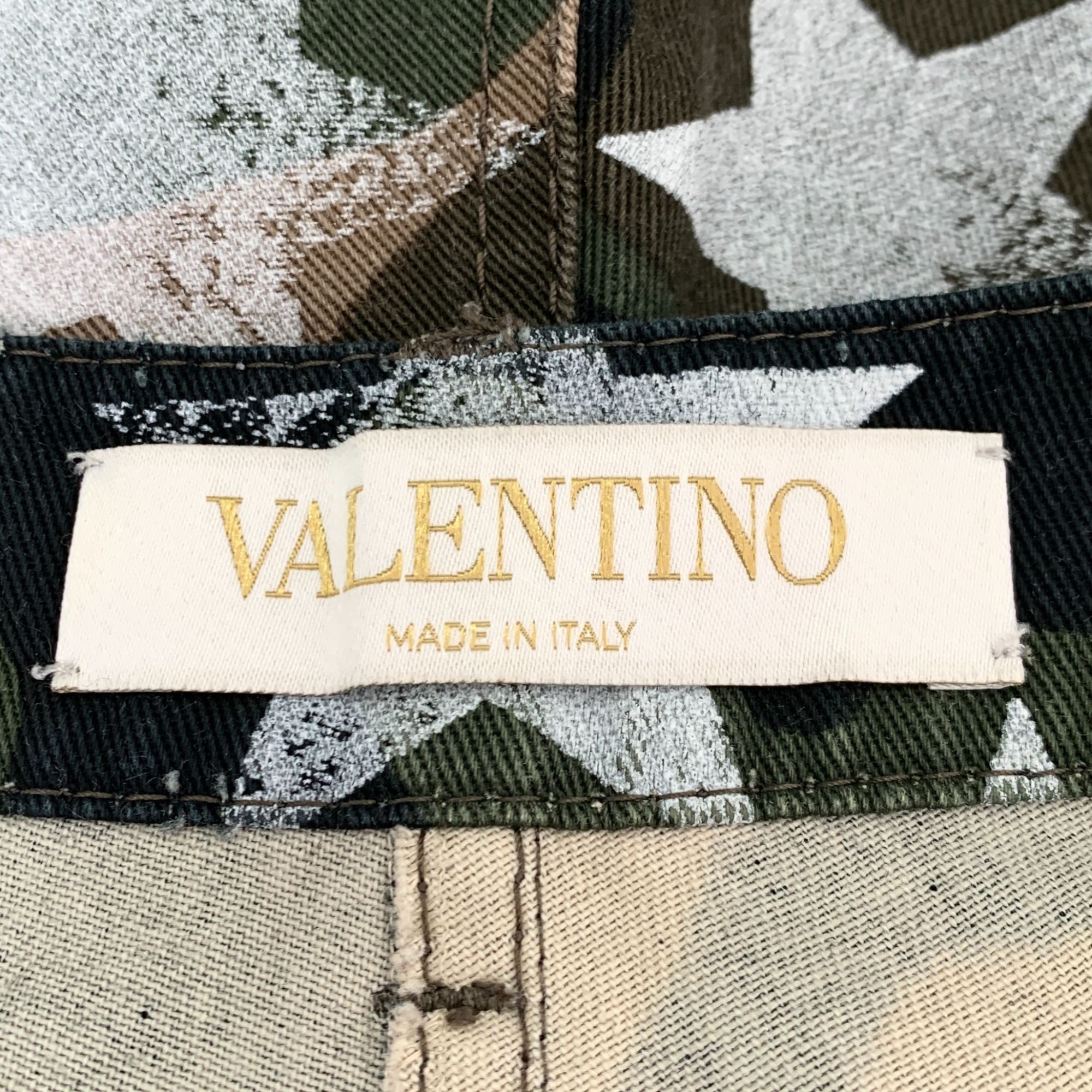 Valentino Valentino Colorblock Star Print Cotton Casual Shorts (Size 3 Size 38" / US 16 / IT 52 - 3 Thumbnail