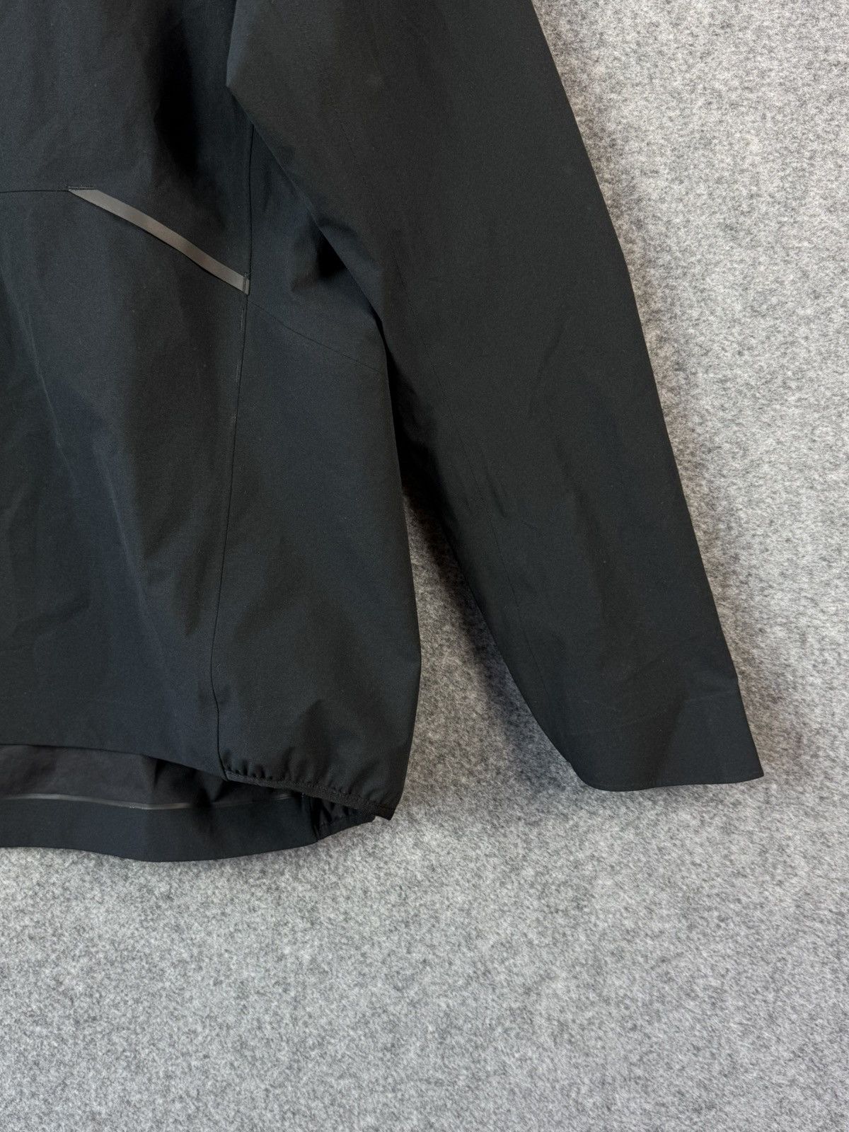 On On Running Warerproof Anorak Women’s jacket size M NWT Size M / US 6-8 / IT 42-44 - 11 Thumbnail