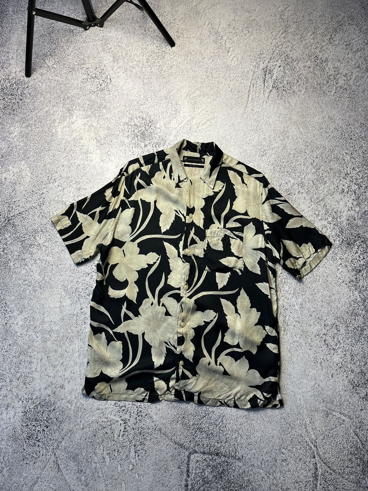 Allsaints Vintage Allsaints Viscose Y2K Hawaii Shirt Size US S / EU 44-46 / 1 - 1 Thumbnail