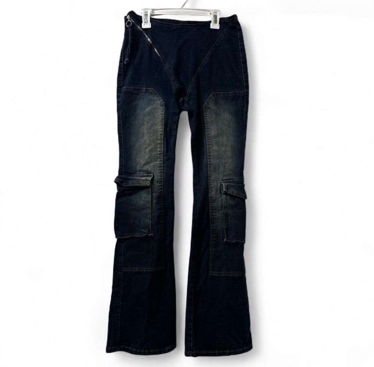 Fashion Nova Vintage-Inspired Y2K Low Rise Flare Cargo Jeans Size 27" / US 4 / IT 40 - 2 Thumbnail