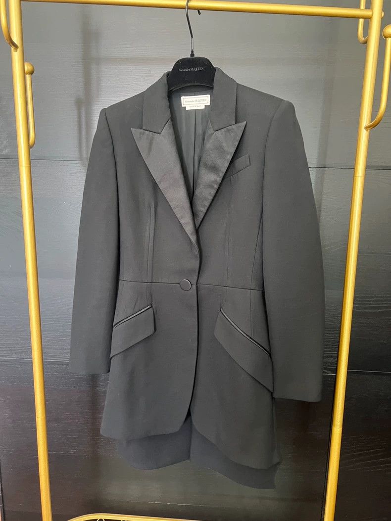 Alexander McQueen Alexander McQUEEN Suit, size 38, with slight wear marks. Wo Size XS / US 0-2 / IT 36-38 - 1 Thumbnail