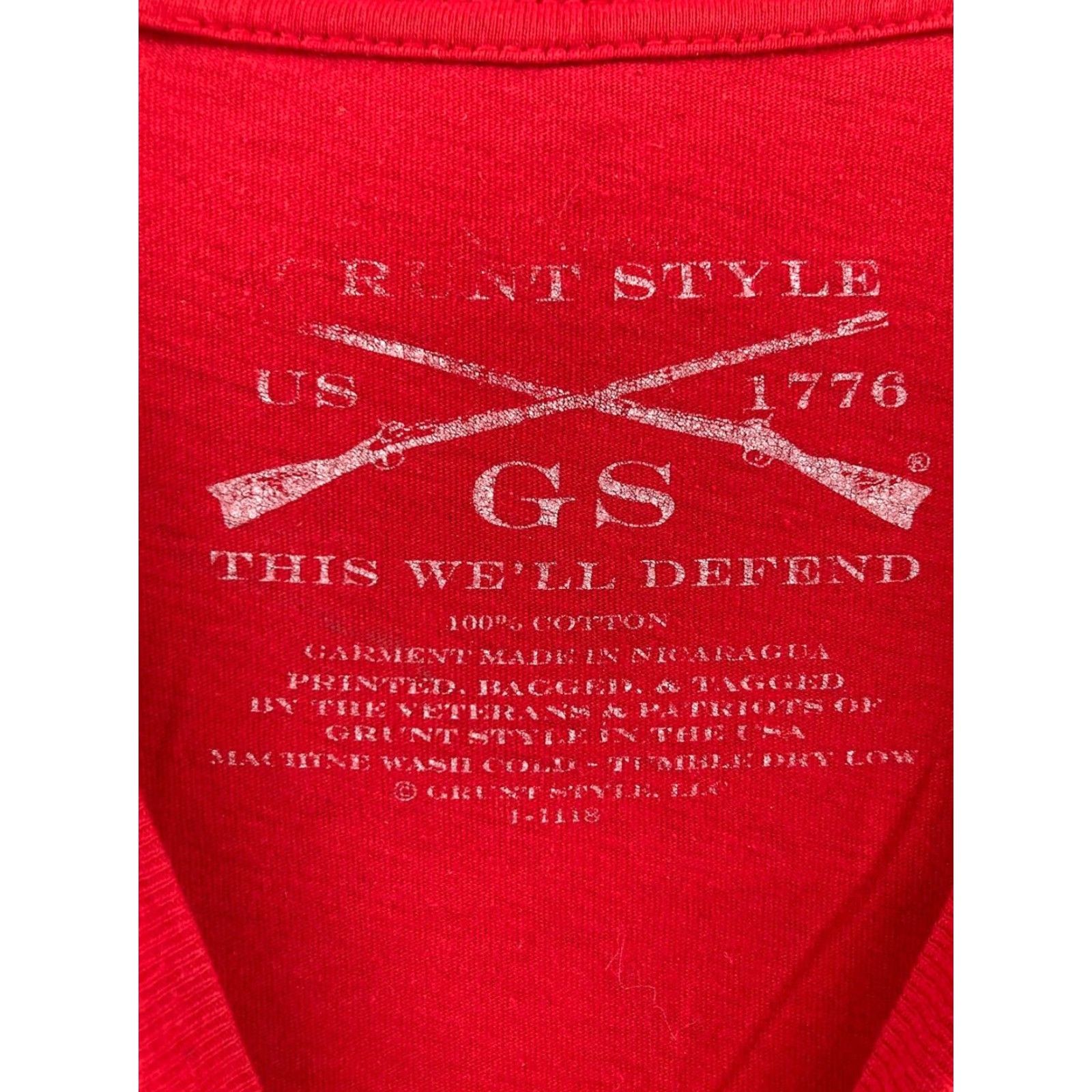 Vintage Grunt Style Men's T-Shirt Large Red Graphic Print Christmas Grenade Crew Neck Regular Fit Size US L / EU 52-54 / 3 - 4 Thumbnail
