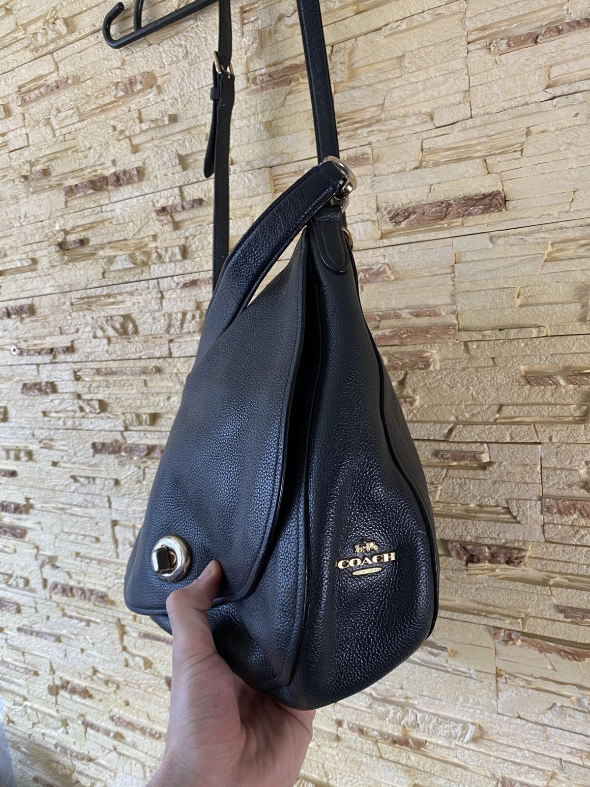 Coach Coach Navy Leather Shoulder Crossbody Golden Logo Bag Size ONE SIZE - 2 Thumbnail