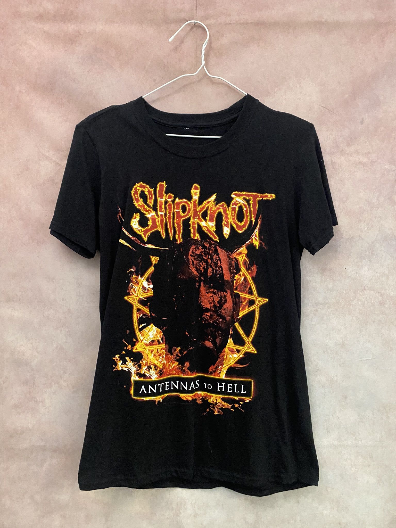 Band Tees × Slipknot Slipknot Antennas To Hell T-Shirt Rock Tee 2019 Size US S / EU 44-46 / 1 - 1 Thumbnail