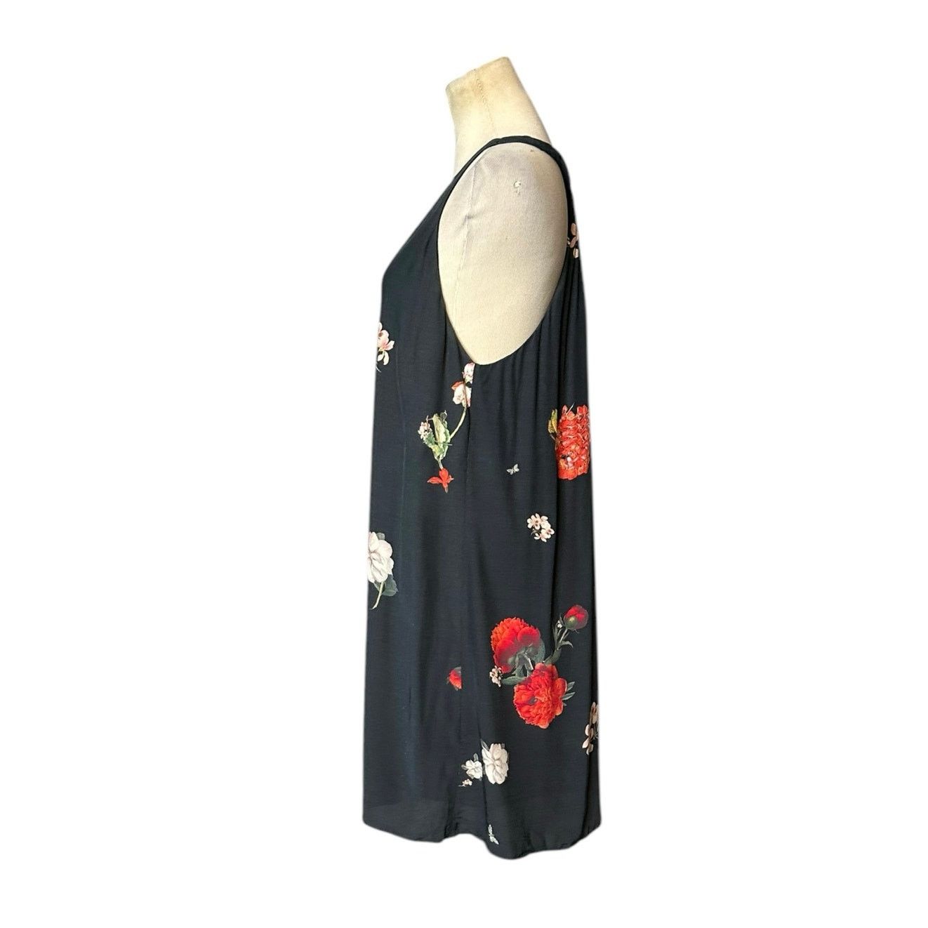 Alice + Olivia Alice + Olivia Castaway Black Red Floral Dress Size M Size S / US 4 / IT 40 - 8 Thumbnail