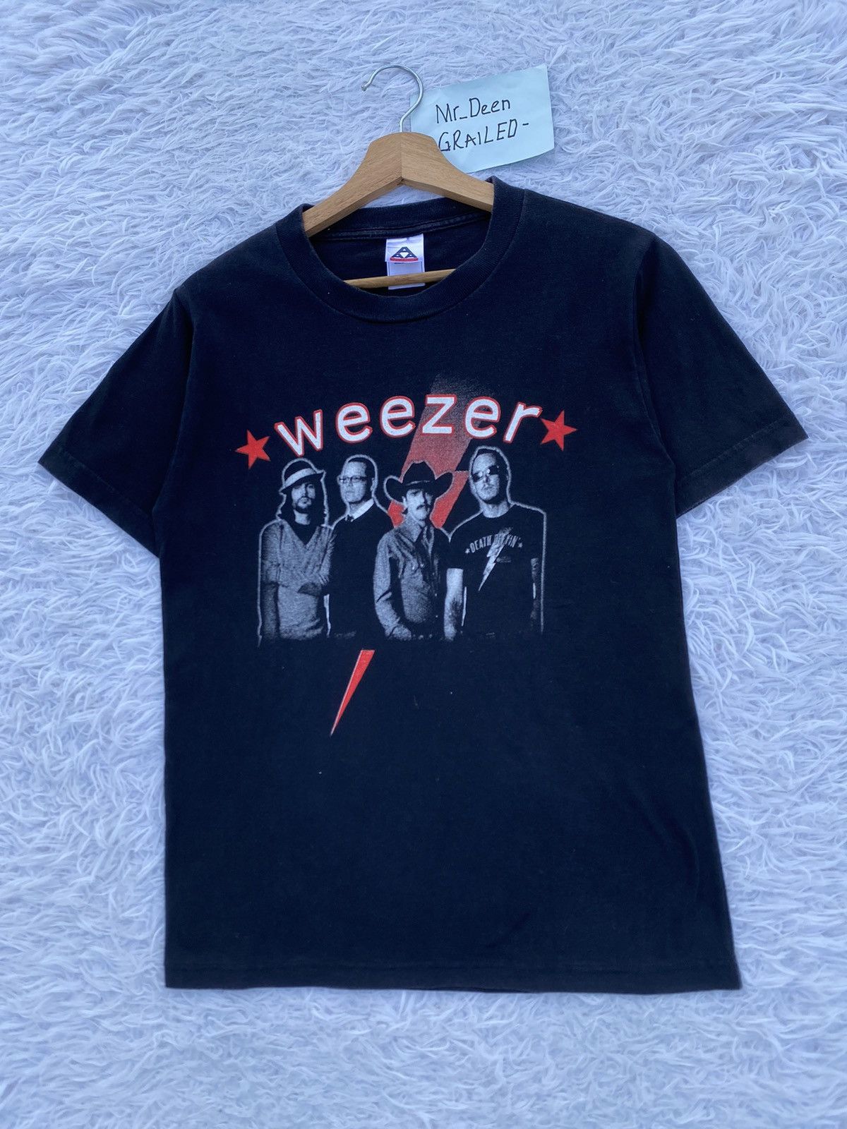 Band Tees Rare Vintage Weezer Band Tees Size US M / EU 48-50 / 2 - 4 Thumbnail