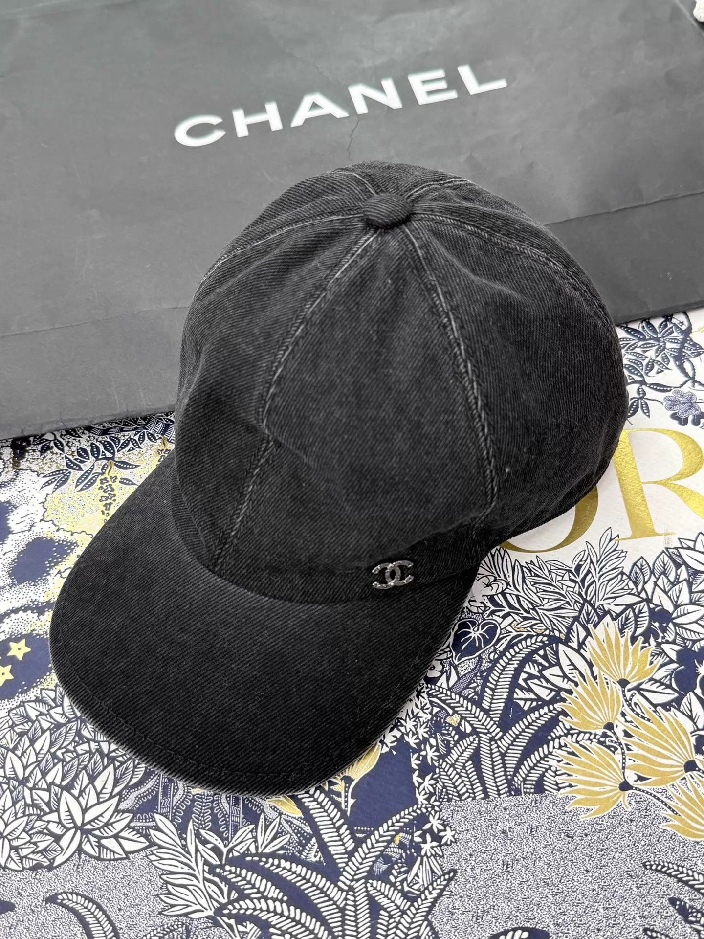 Chanel Chanel Washed Denim Baseball Cap Unisex Adjustable 55-60 Size ONE SIZE - 1 Thumbnail