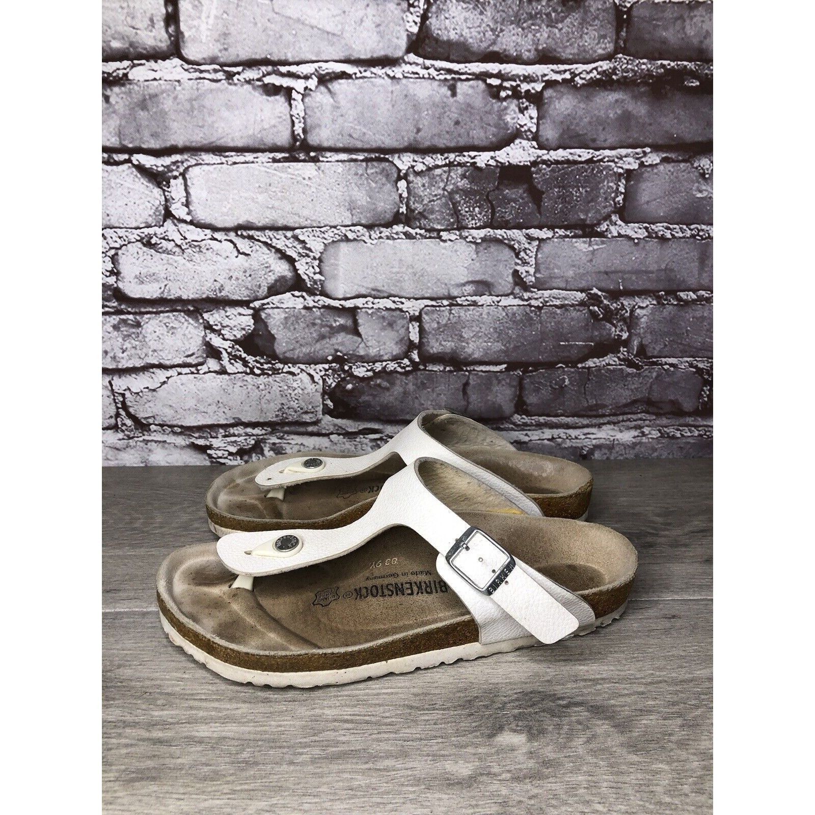 Birkenstock Birkenstock Gizeh White Leather Buckle Strap Cork Sandals Wo Size US 8.5 / IT 38.5 - 24 Thumbnail