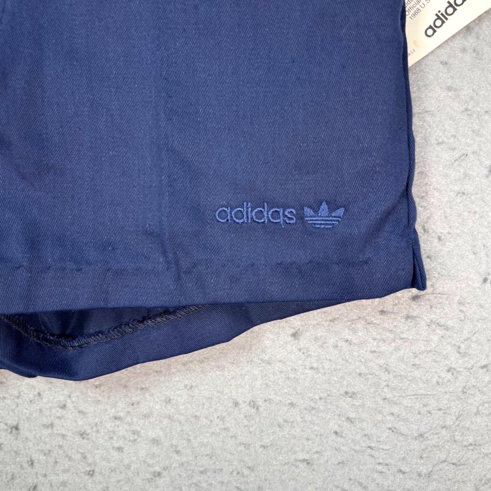 Adidas VINTAGE Adidas Mens Size 28 Blue Shorts USA Olympics Embroidered Logo NEW Size US 28 / EU 44 - 5 Thumbnail