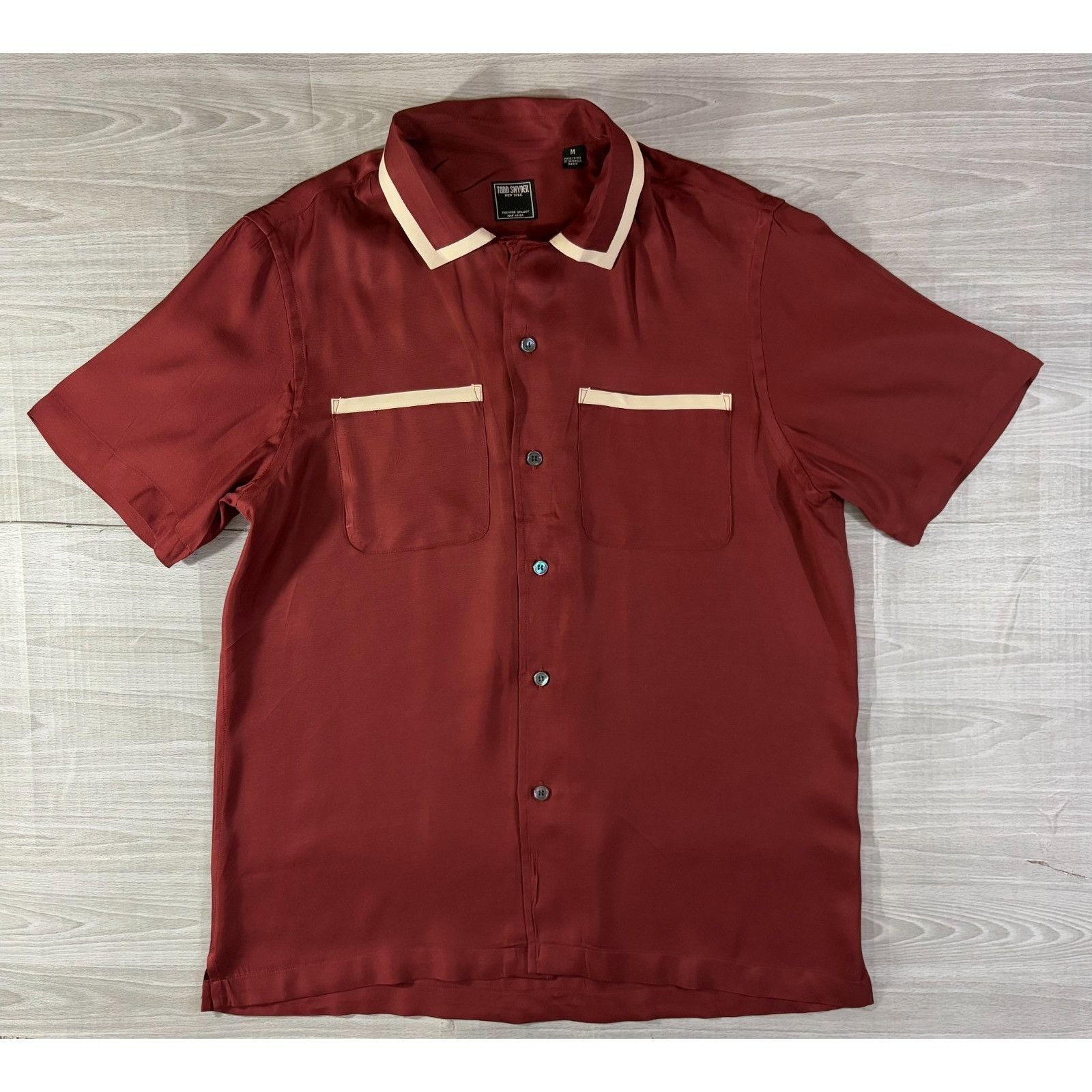 Todd Snyder Todd Synder Rayon Bowling Camp Shirt size M color maroon NWO Size US M / EU 48-50 / 2 - 1 Thumbnail