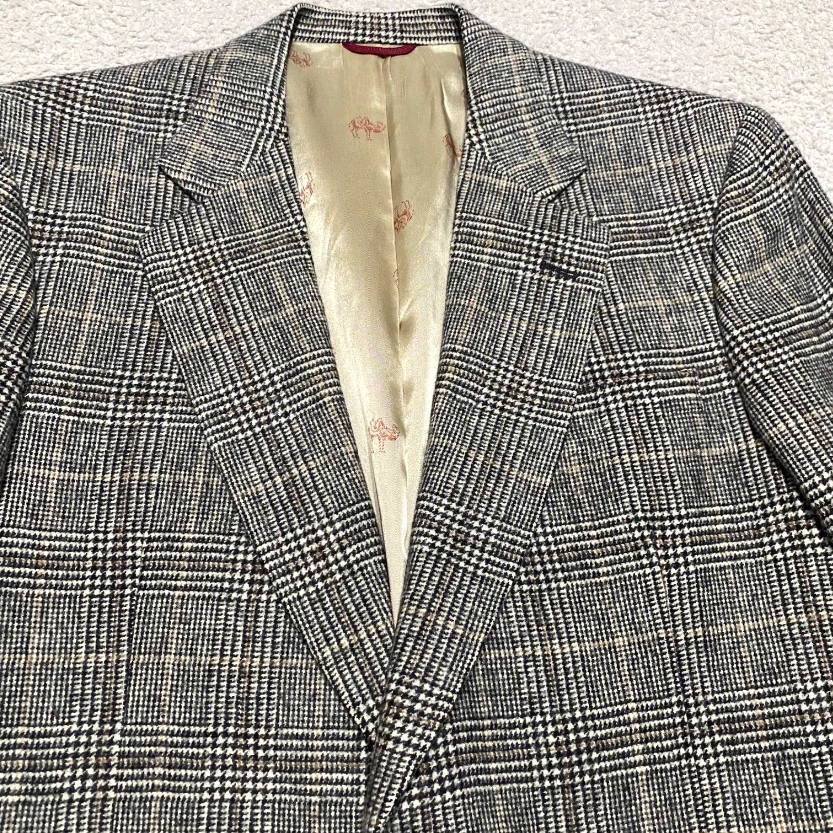 Jos. A. Bank Jos A. Bank Blazer Mens 2 Button Red Plaid Camel Hair 2 Piece Premier Jacket Notch Lapel 4-Button Chest 44in Regular Fits Mens Size 46R - 3 Thumbnail