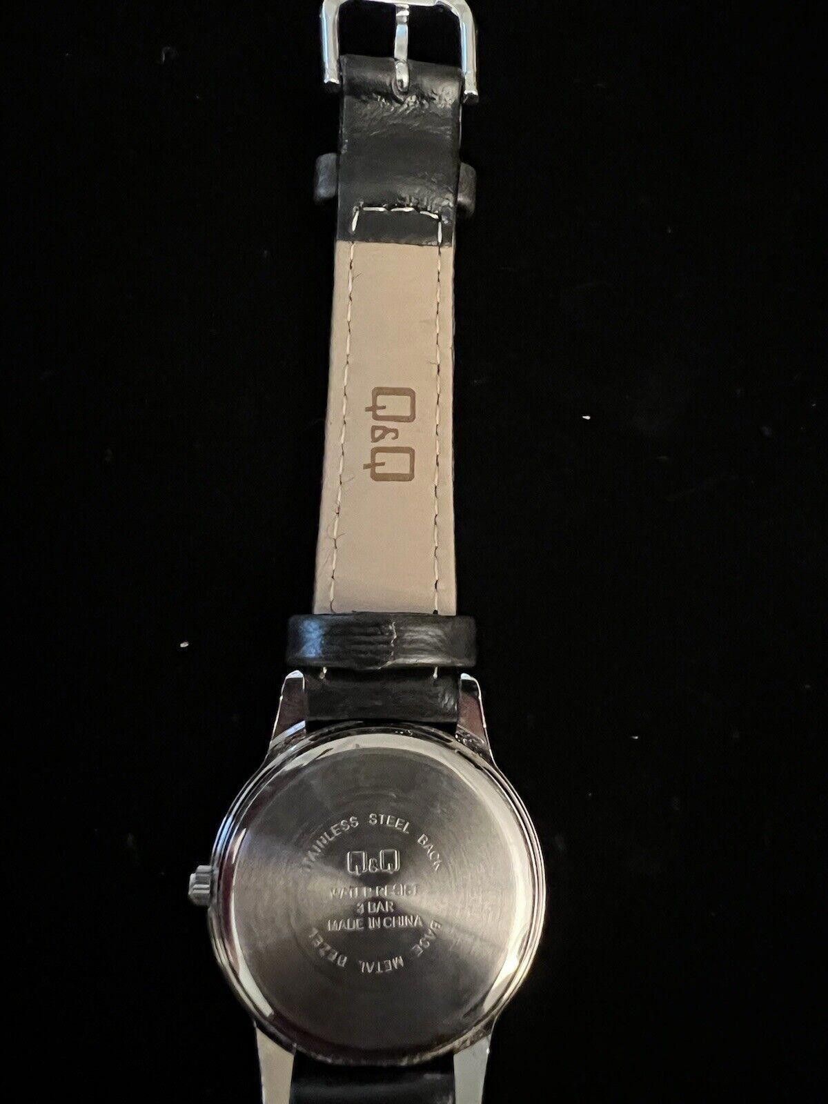 Designer Q & Q Watch Unisex New Battery Hardly Worn Size ONE SIZE - 6 Thumbnail