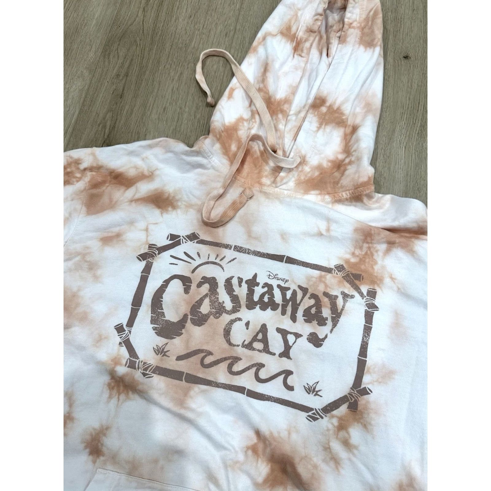 Disney NWT Disney Cruise Line Mens Castaway Cay Shirt L Multicolor Long Sleeve Disney Theme Seasonal Fall Spring Summer Winter Mens Size US L / EU 52-54 / 3 - 5 Thumbnail