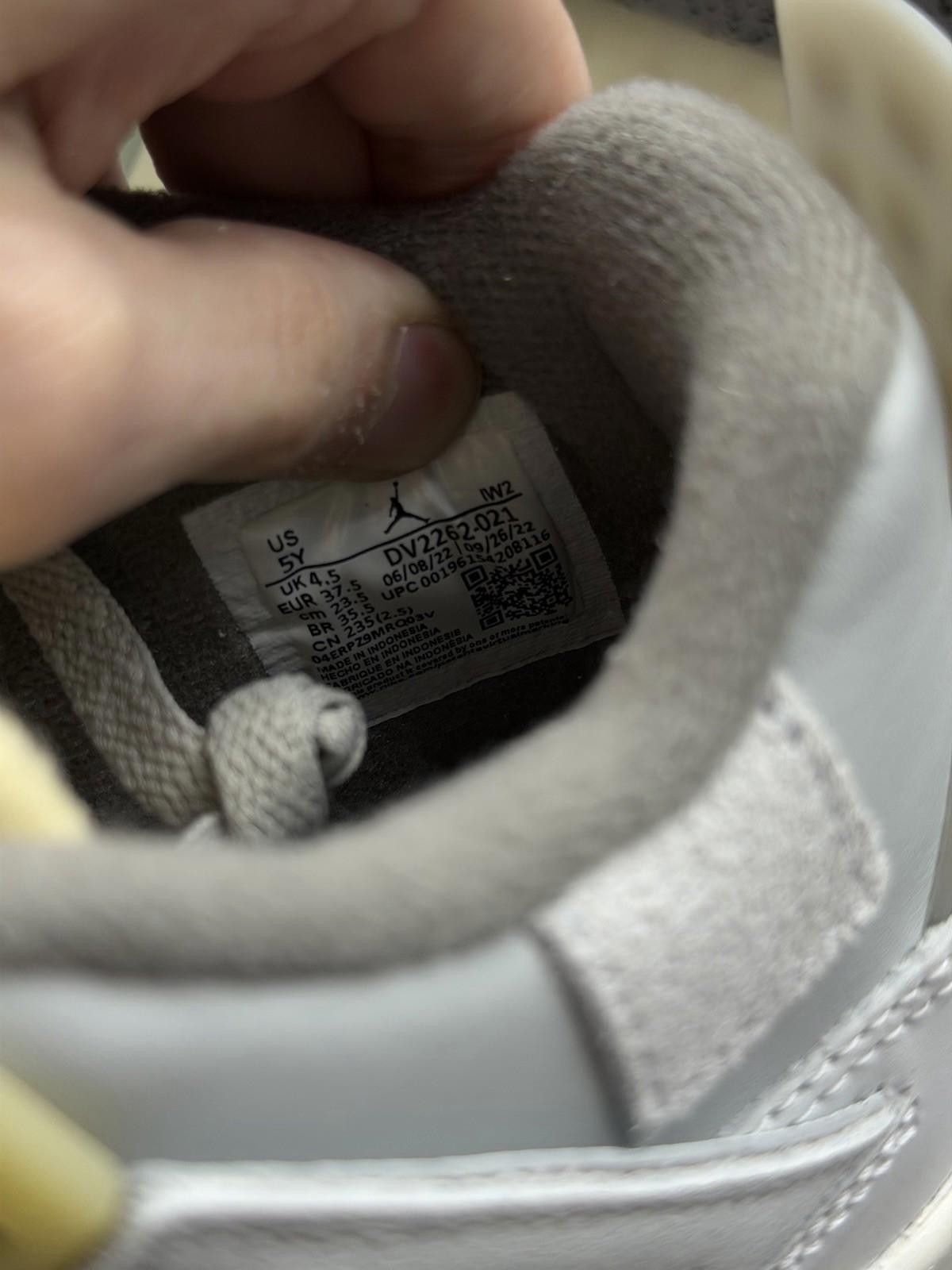 Jordan Brand Air Jordan 4 Retro SE Craft Photon Dust (GS) 5Y/6.5W Size US 5 / EU 37 - 10 Thumbnail