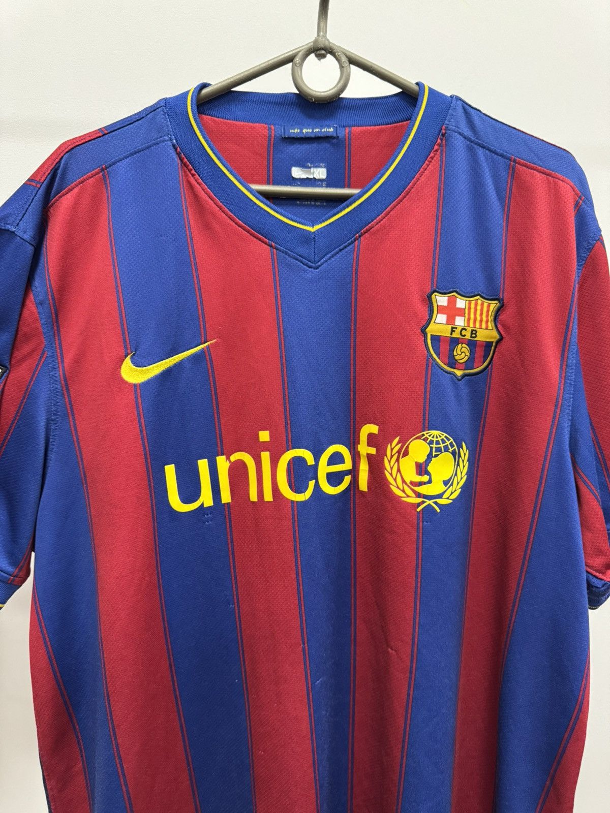 Nike Vintage Nike Barcelona Jersey 2009/2010 Home Football Shirt Size US XL / EU 56 / 4 - 4 Thumbnail