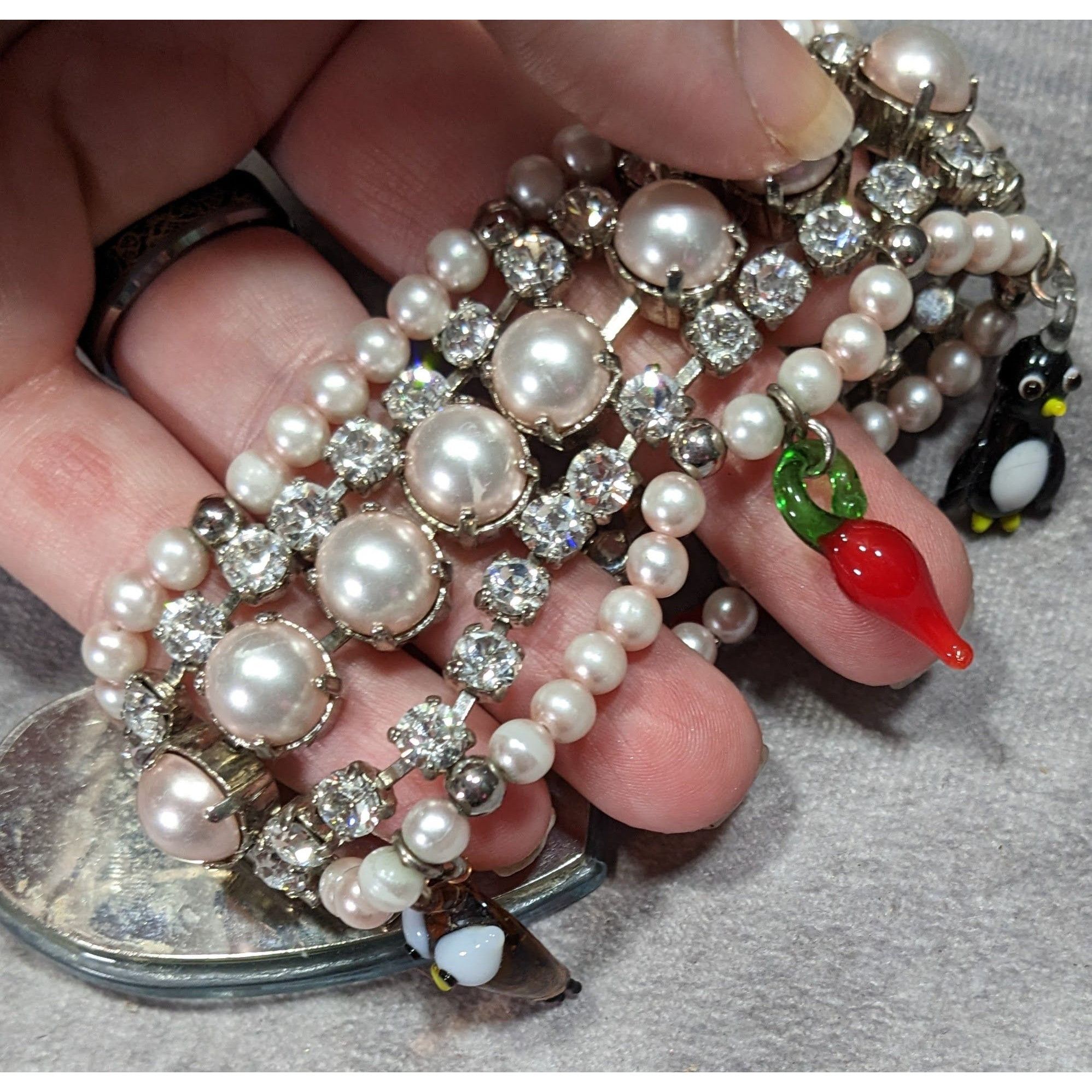 Miu Miu Rare Limited Edition Miu Miu Glass Heart Faux Pearl Glass Ch Size ONE SIZE - 7 Thumbnail