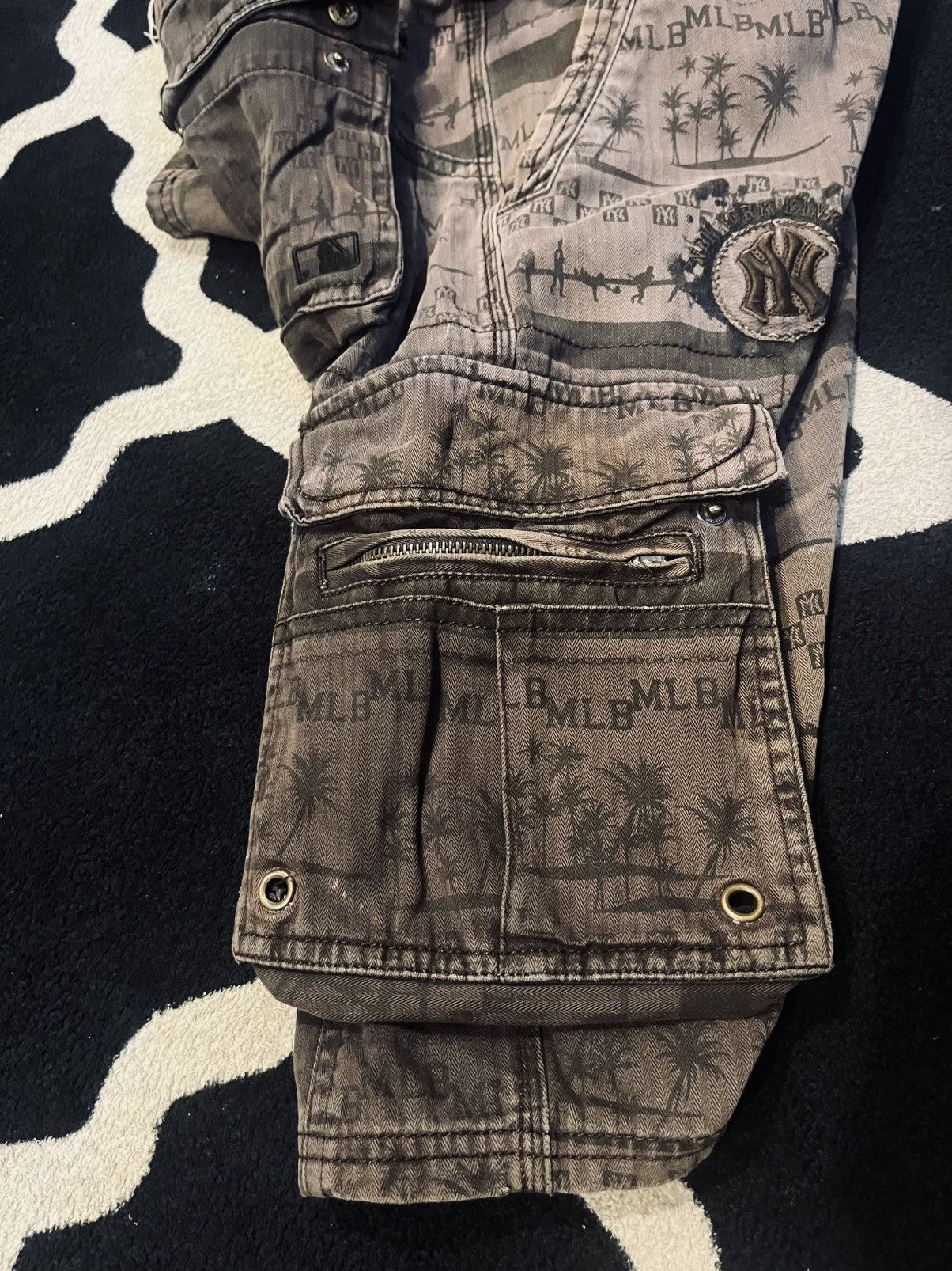 Vintage Faded MLB Yankees Cargo Shorts Brown Vintage Size US 32 / EU 48 - 7 Thumbnail