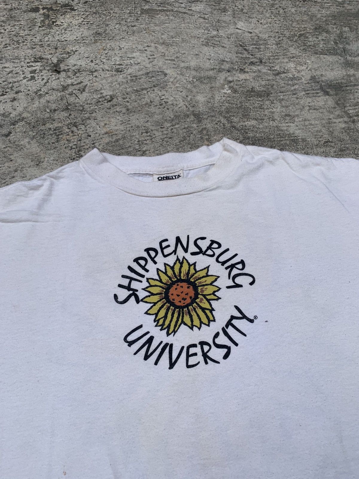 Hanes Vintage 1994's shippensburg university sunflower tee Size US XL / EU 56 / 4 - 4 Thumbnail