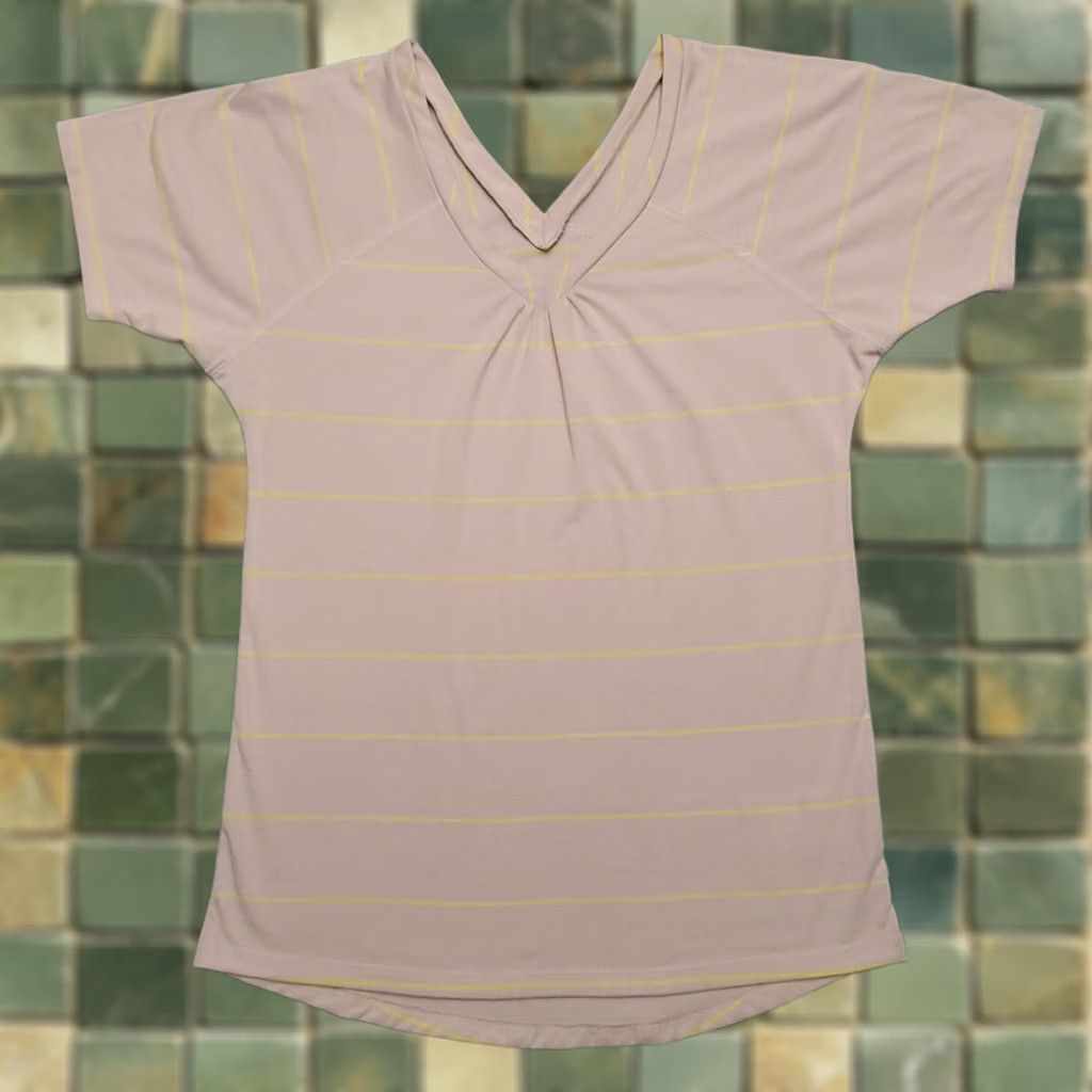 Mountain Hardwear Mountain Hardwear Shirt Women XS Beige Striped Short Sleeve V-neck Pullover TEE Size XS / US 0-2 / IT 36-38 - 1 Thumbnail