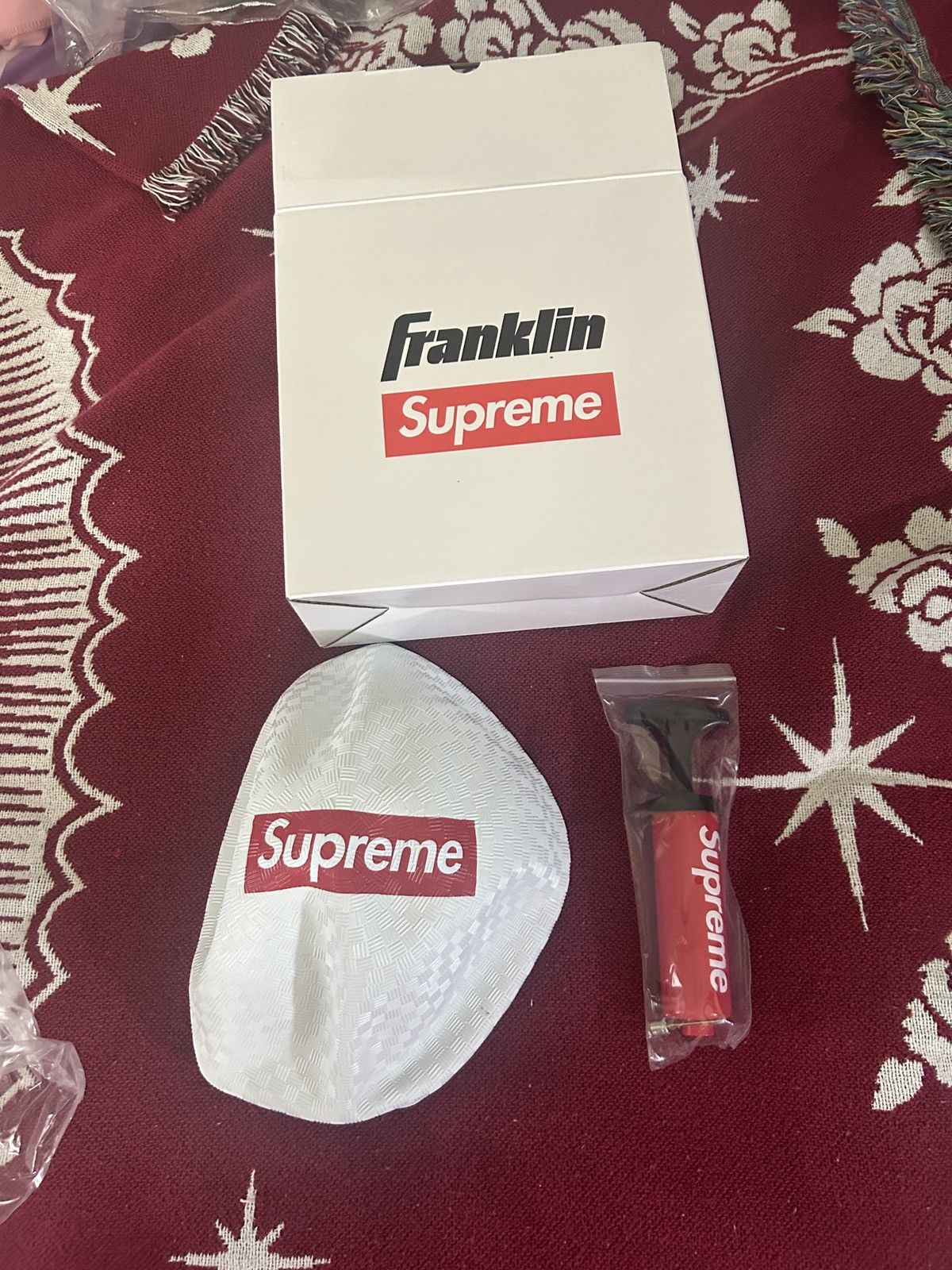 Supreme 2 supreme x Franklin dodgeballs white and red bundle Size ONE SIZE - 2 Thumbnail