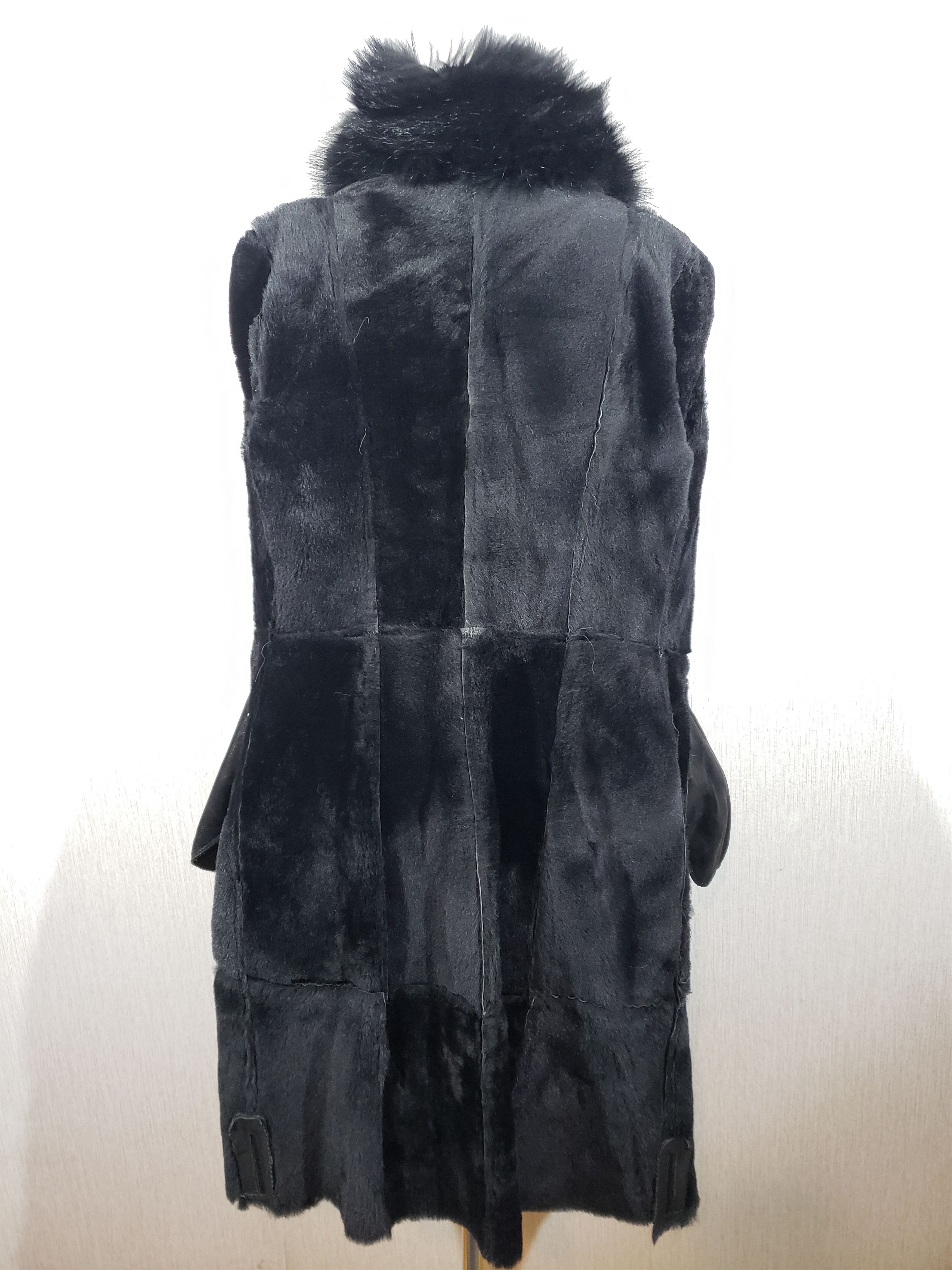 Other Stylish black sheepskin coat with a warm fluffy collar. Size L / US 10 / IT 46 - 7 Thumbnail