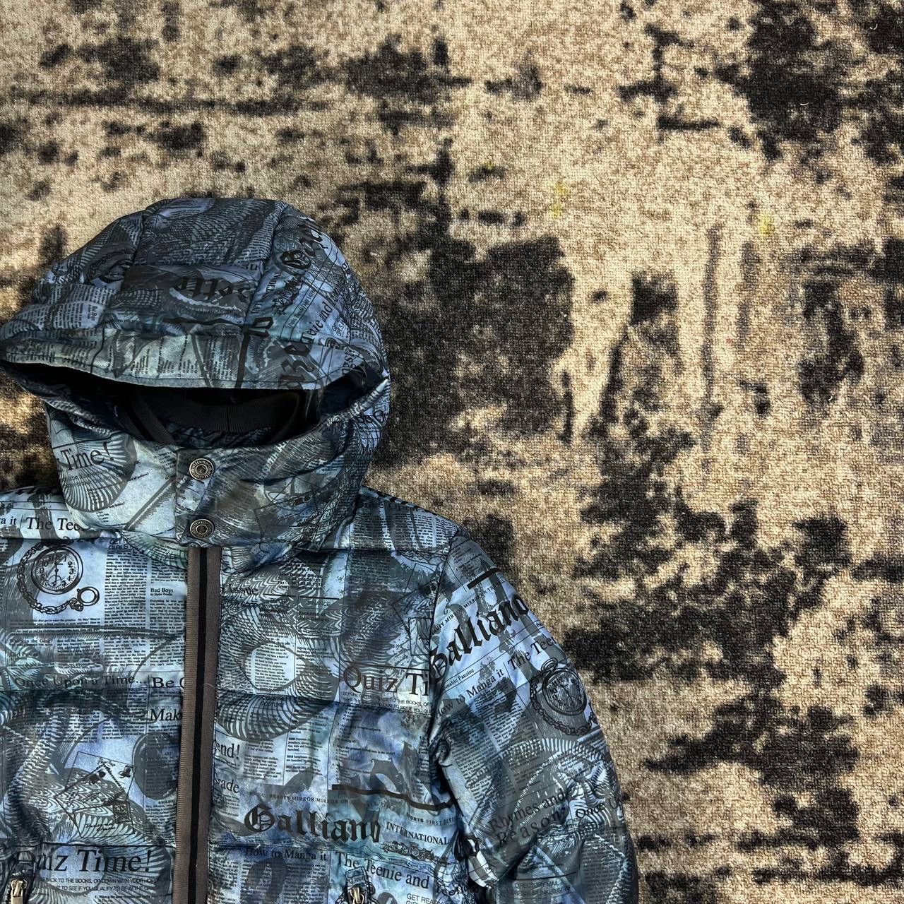 John Galliano John Galliano Rare Newspaper Designer Puffer Down Jacket Size S / US 4 / IT 40 - 2 Thumbnail