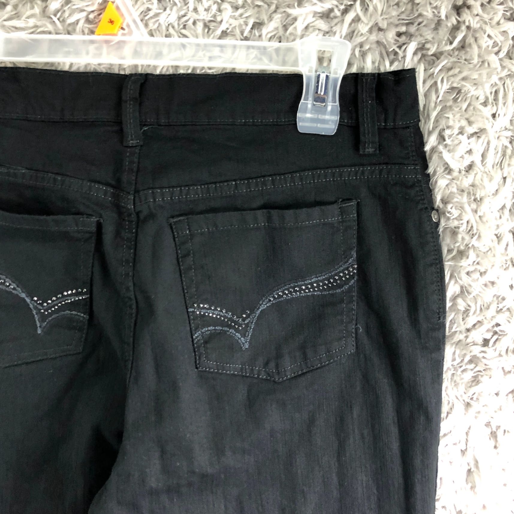 Gloria Vanderbilt Gloria Vanderbilt Amanda Jeans Dark Wash Black Denim Womens Size 10 Mid Rise 30x30 Regular Straight Pocket 5 Size 32" / US 10 / IT 46 - 6 Thumbnail