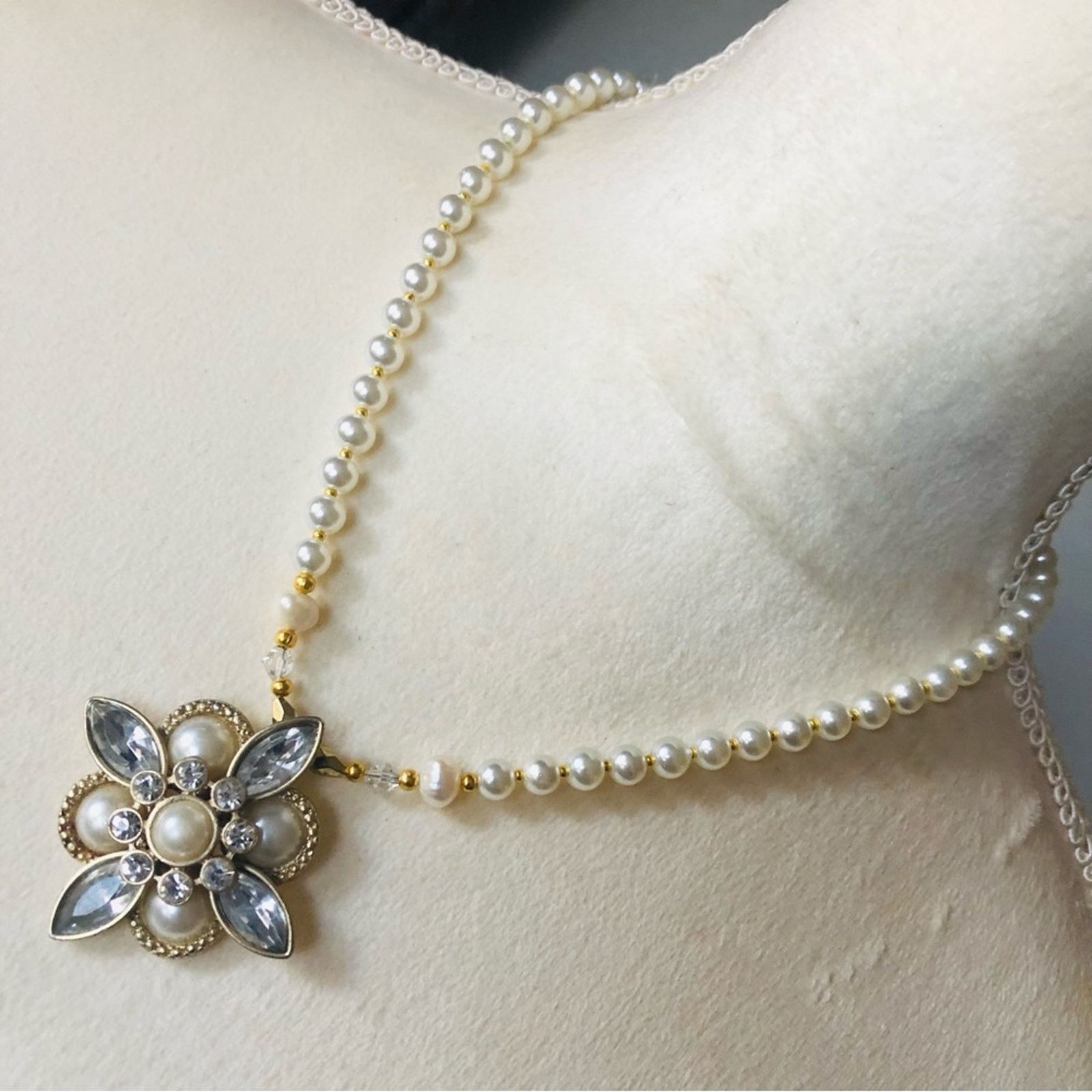 Handmade Handcrafted repurpose elegant stone and Pearl necklace Size ONE SIZE - 1 Thumbnail